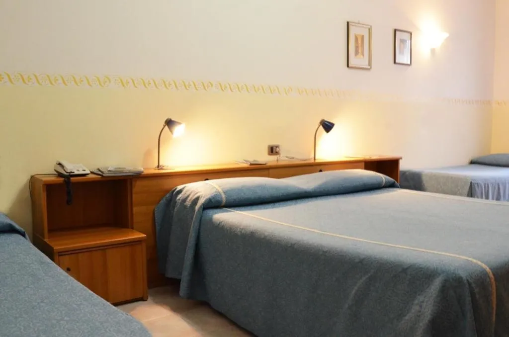 Photo of the whole room, Bed in Hotel Serena