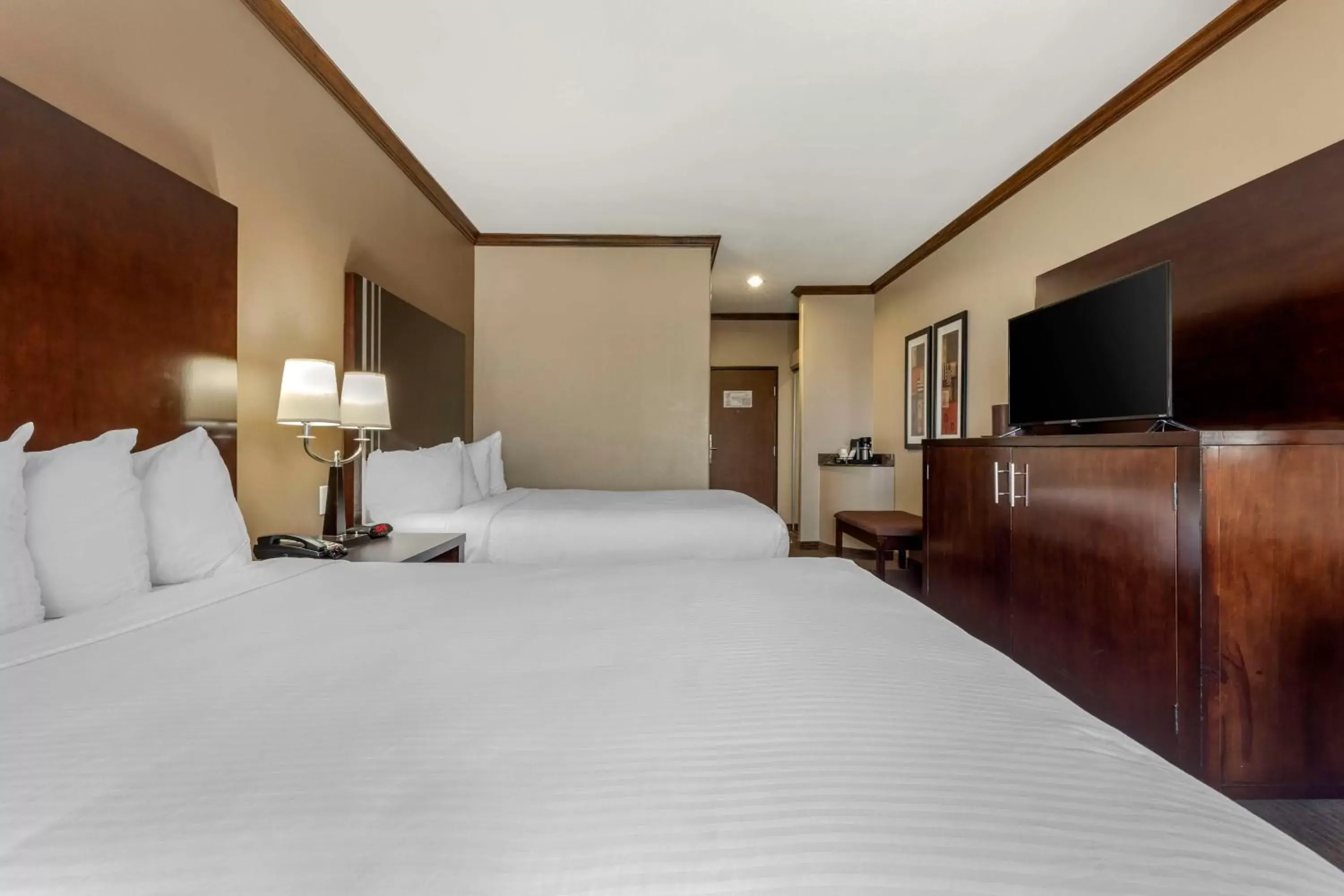 Bedroom, Bed in Best Western Plus Hotel and Suites Denison