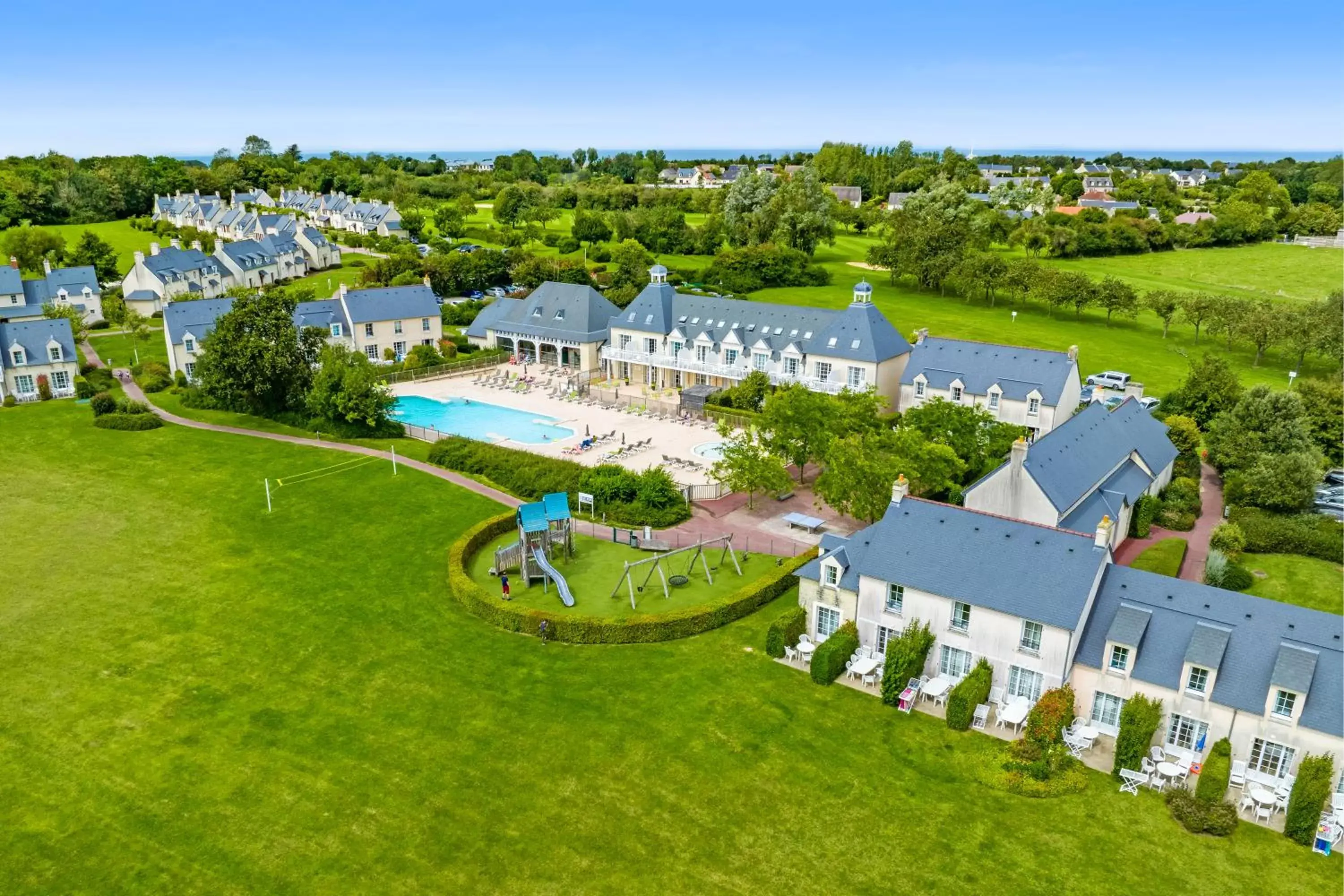 Property building, Bird's-eye View in Résidence Pierre & Vacances Green Beach