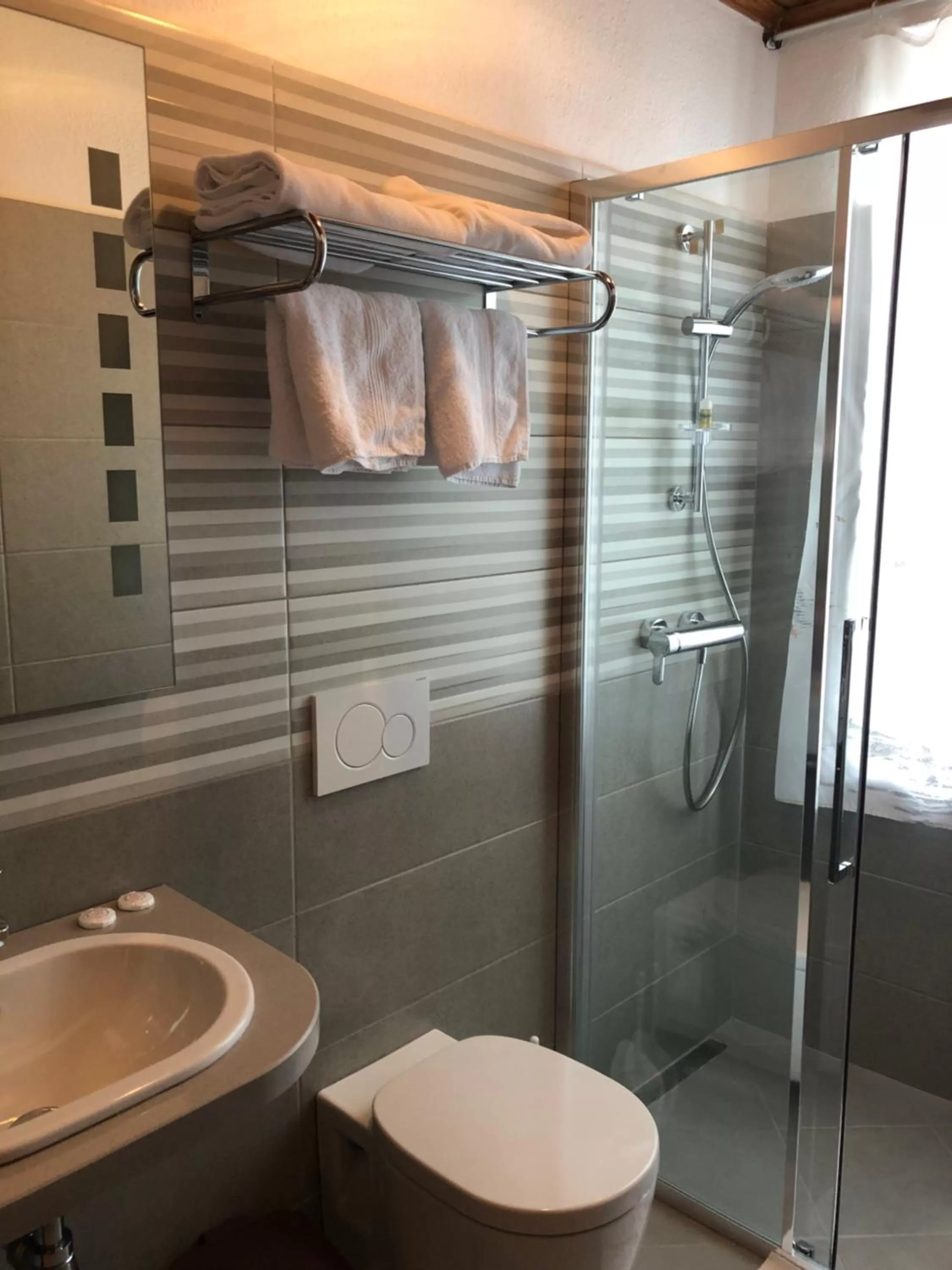 Bathroom in Hotel Kalemi