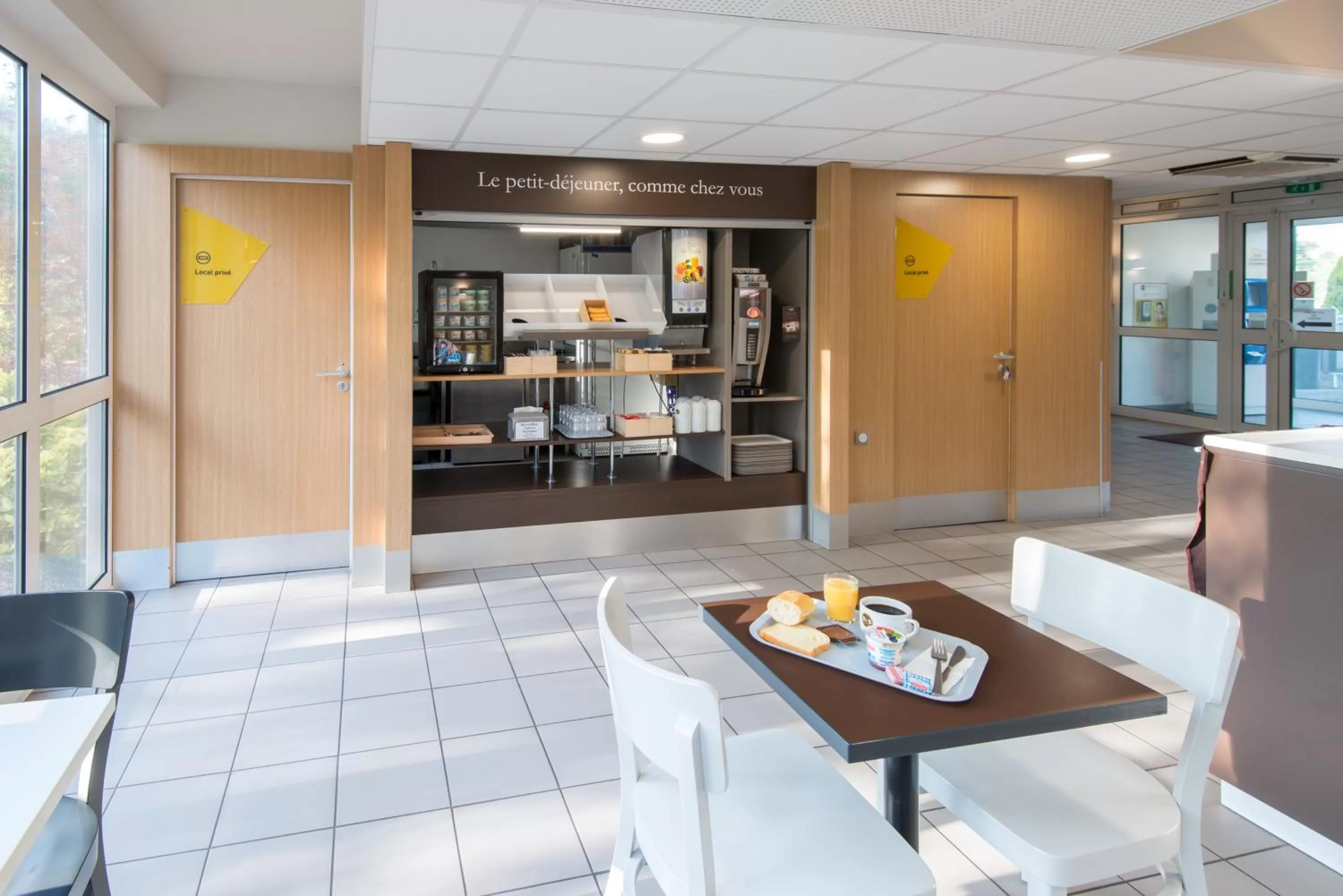 Buffet breakfast in B&B HOTEL Freyming-Merlebach