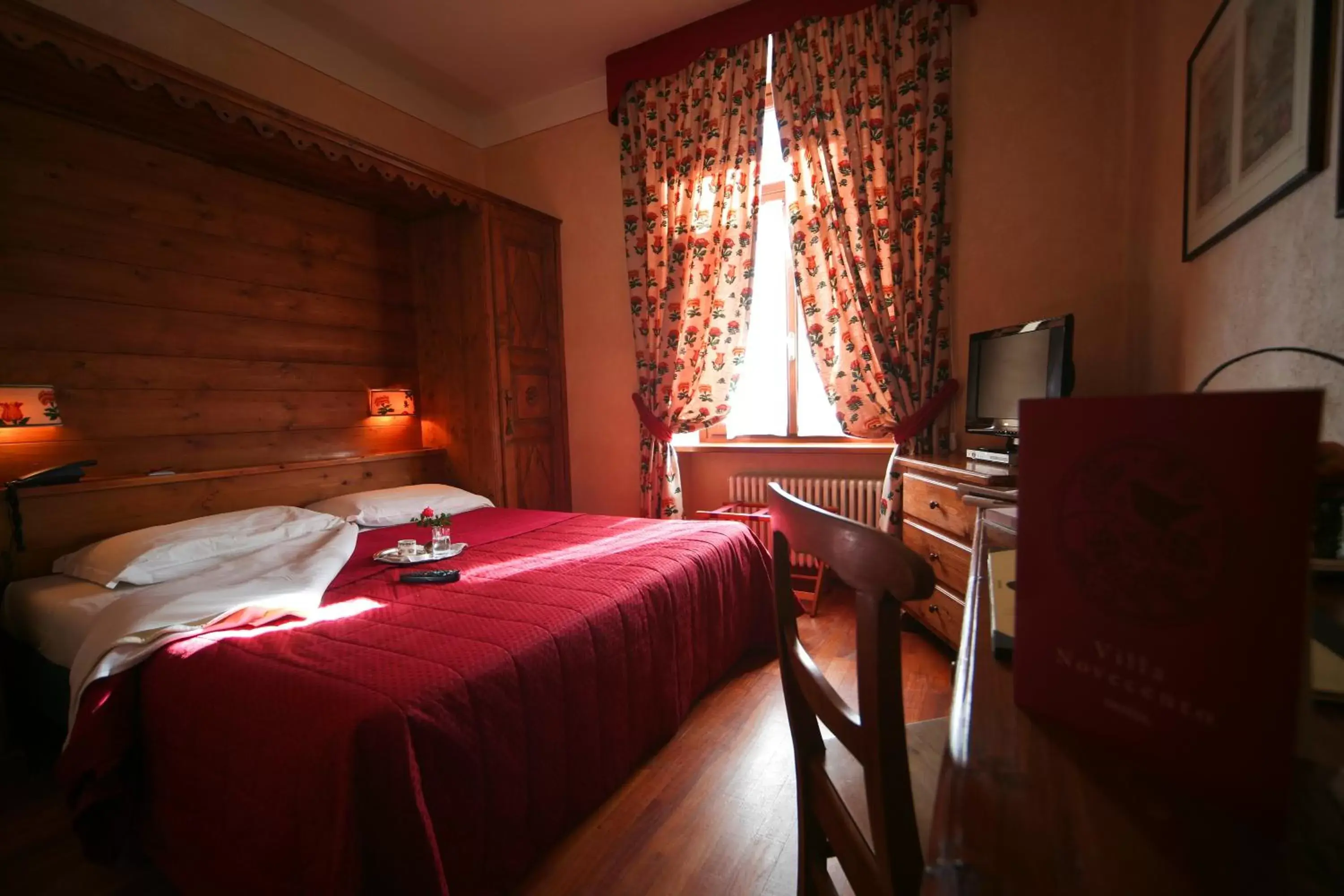 Photo of the whole room in Villa Novecento Romantic Hotel - Estella Hotel Collection