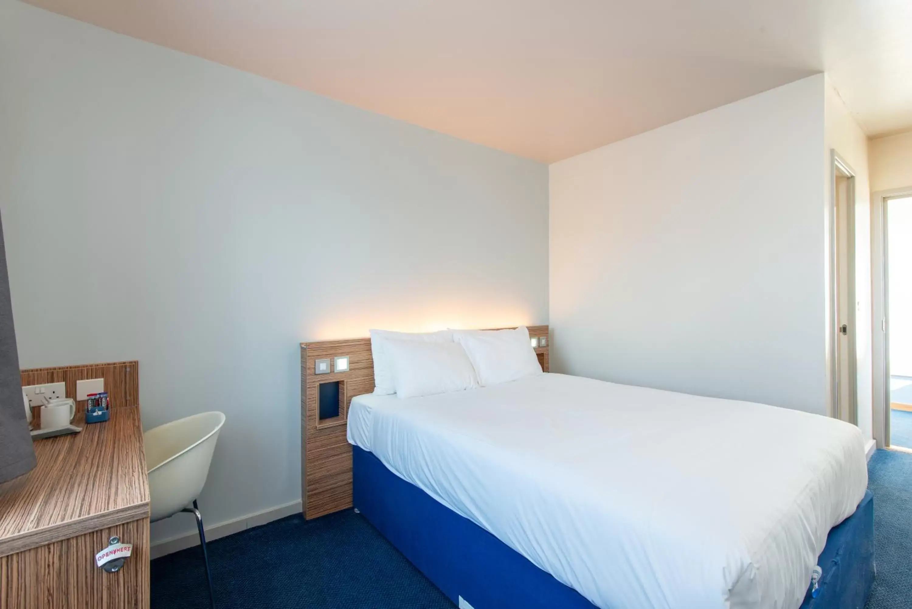 Bed in ibis Budget Portishead Marina