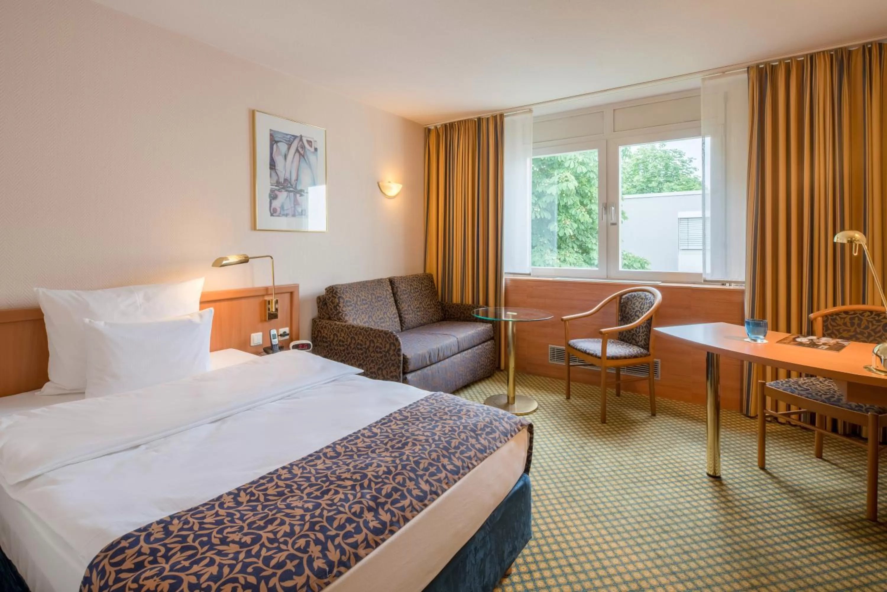 Photo of the whole room, Bed in Best Western Plus Hotel Fellbach-Stuttgart