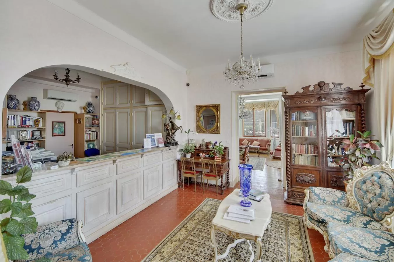 Lobby or reception in Le Château de Mei Lese