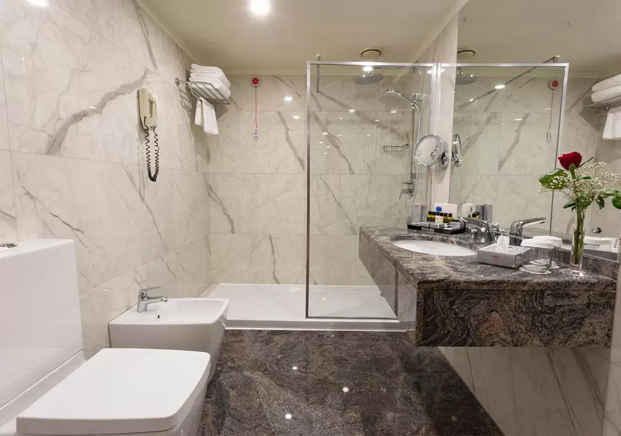 Shower, Bathroom in Zorlu Grand Hotel Trabzon