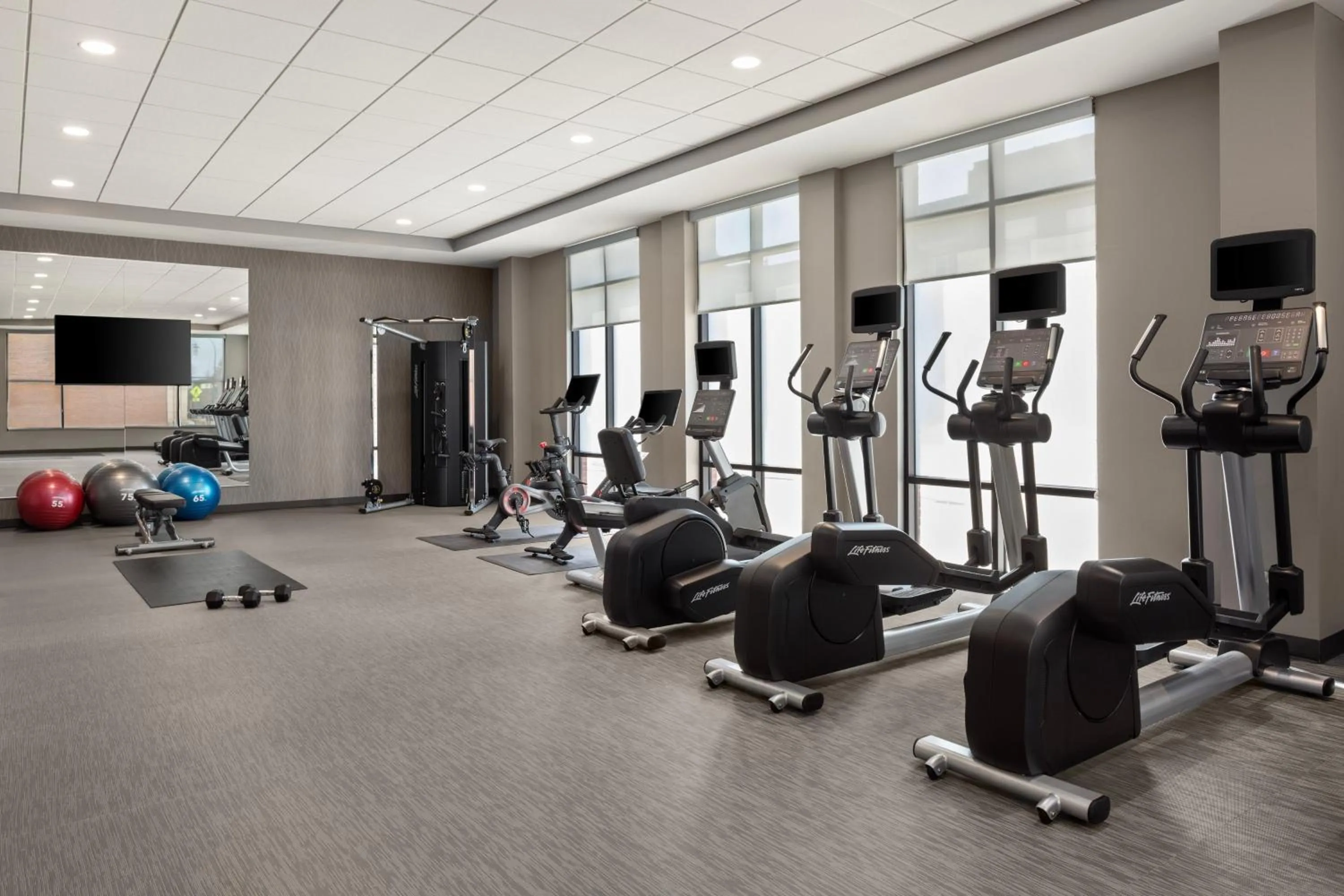 Fitness centre/facilities in Courtyard by Marriott Owatonna Downtown