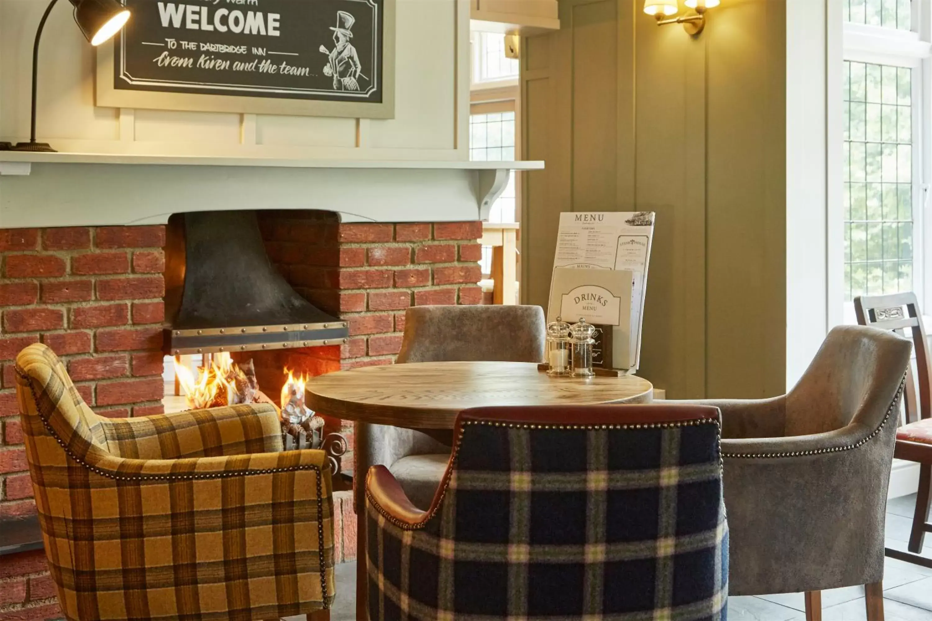 Restaurant/places to eat, Lounge/Bar in Dartbridge Inn by Greene King Inns