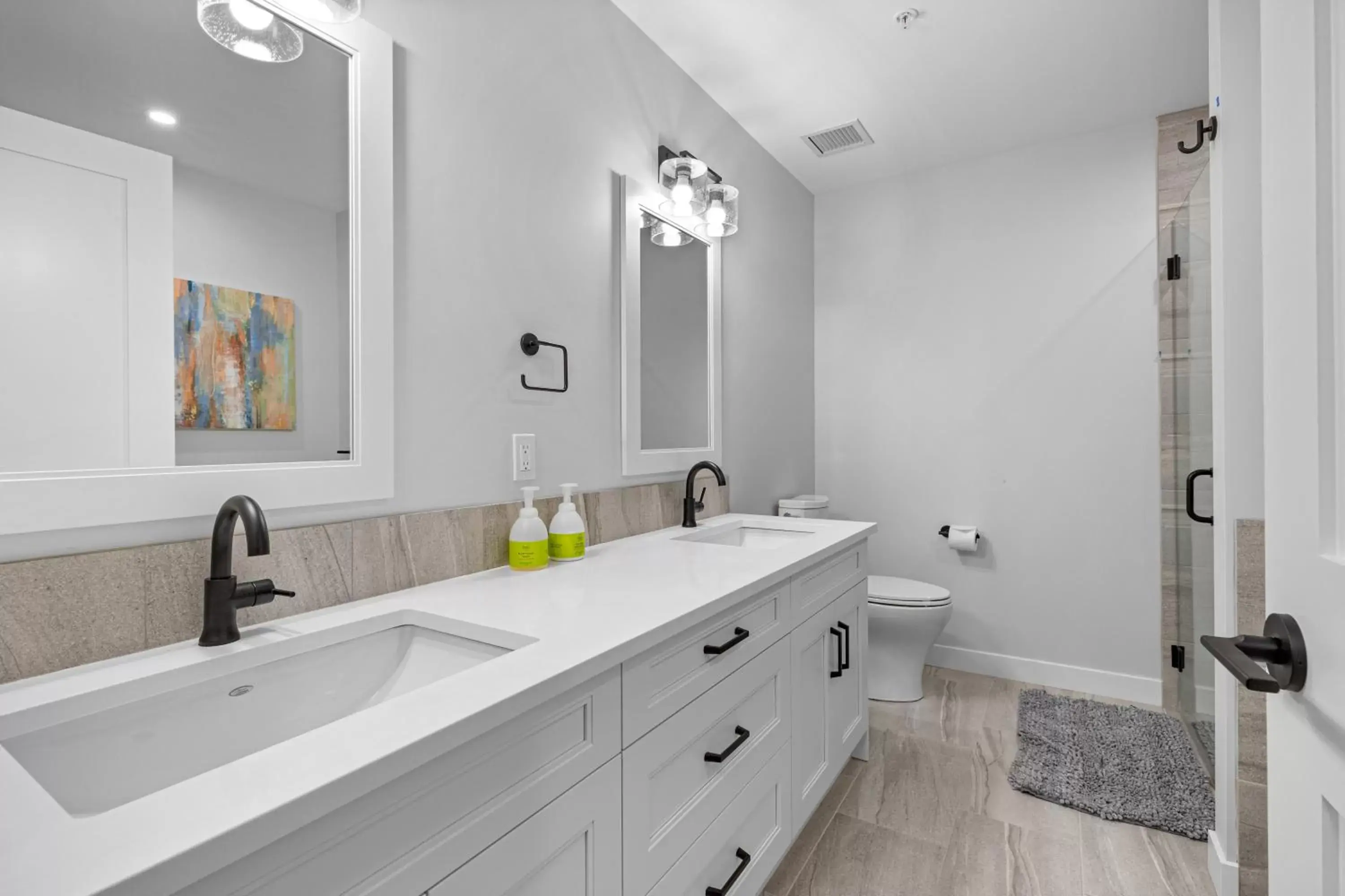 Bathroom in Tamarack Lodge by Spring Creek Vacations