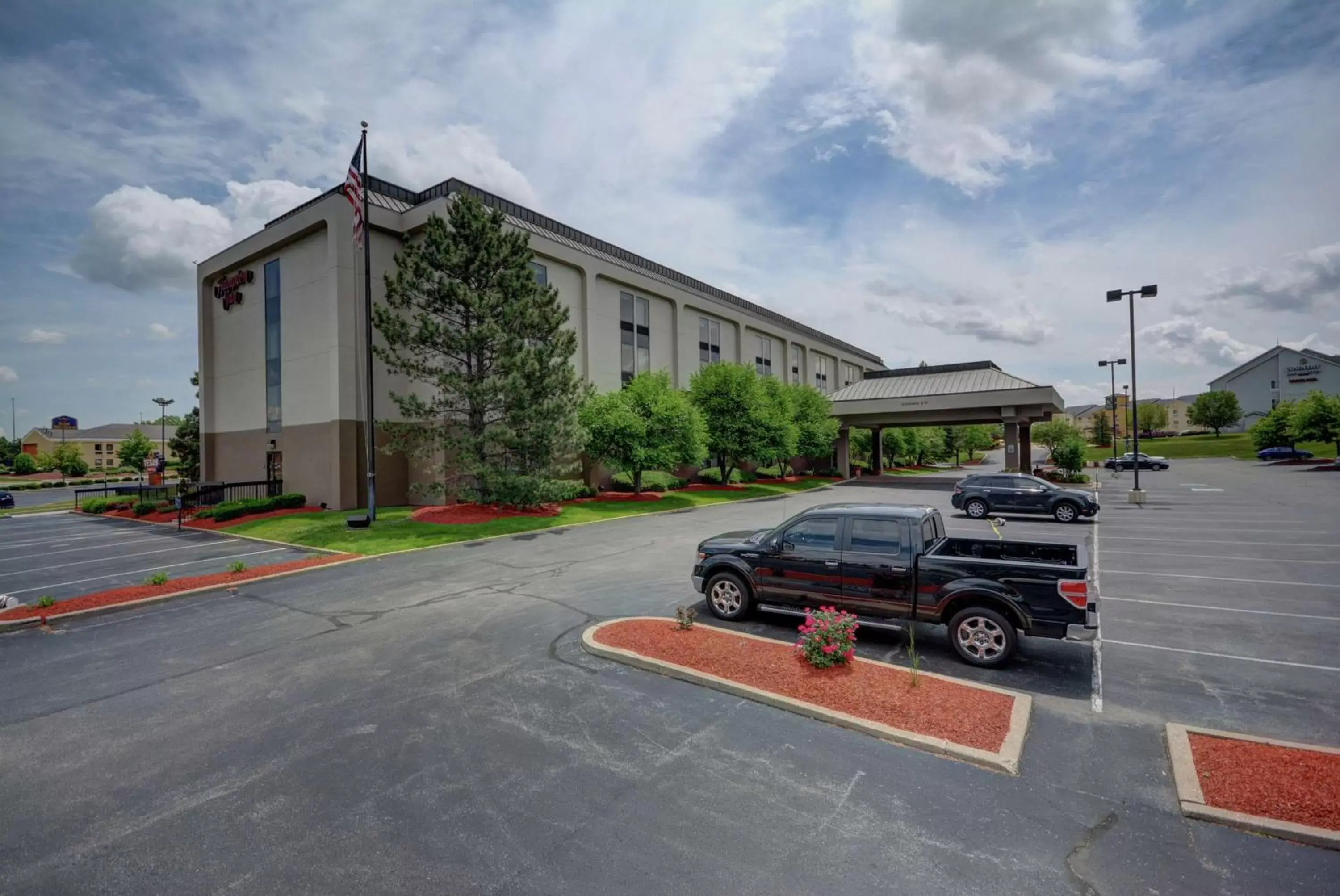 Property Building in Hampton Inn Indianapolis-South