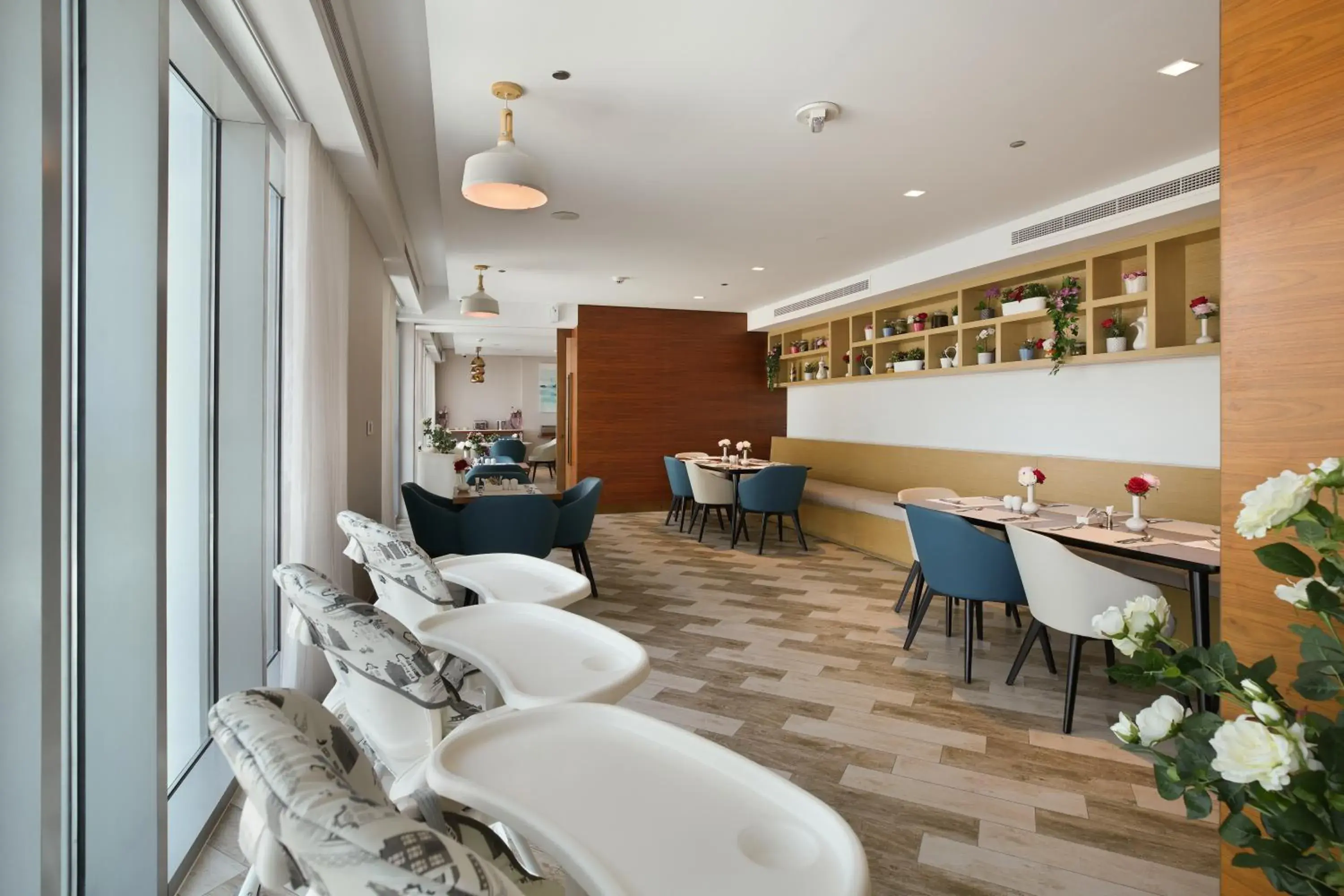 Restaurant/places to eat, Lounge/Bar in Millennium Executive Apartments Mont Rose