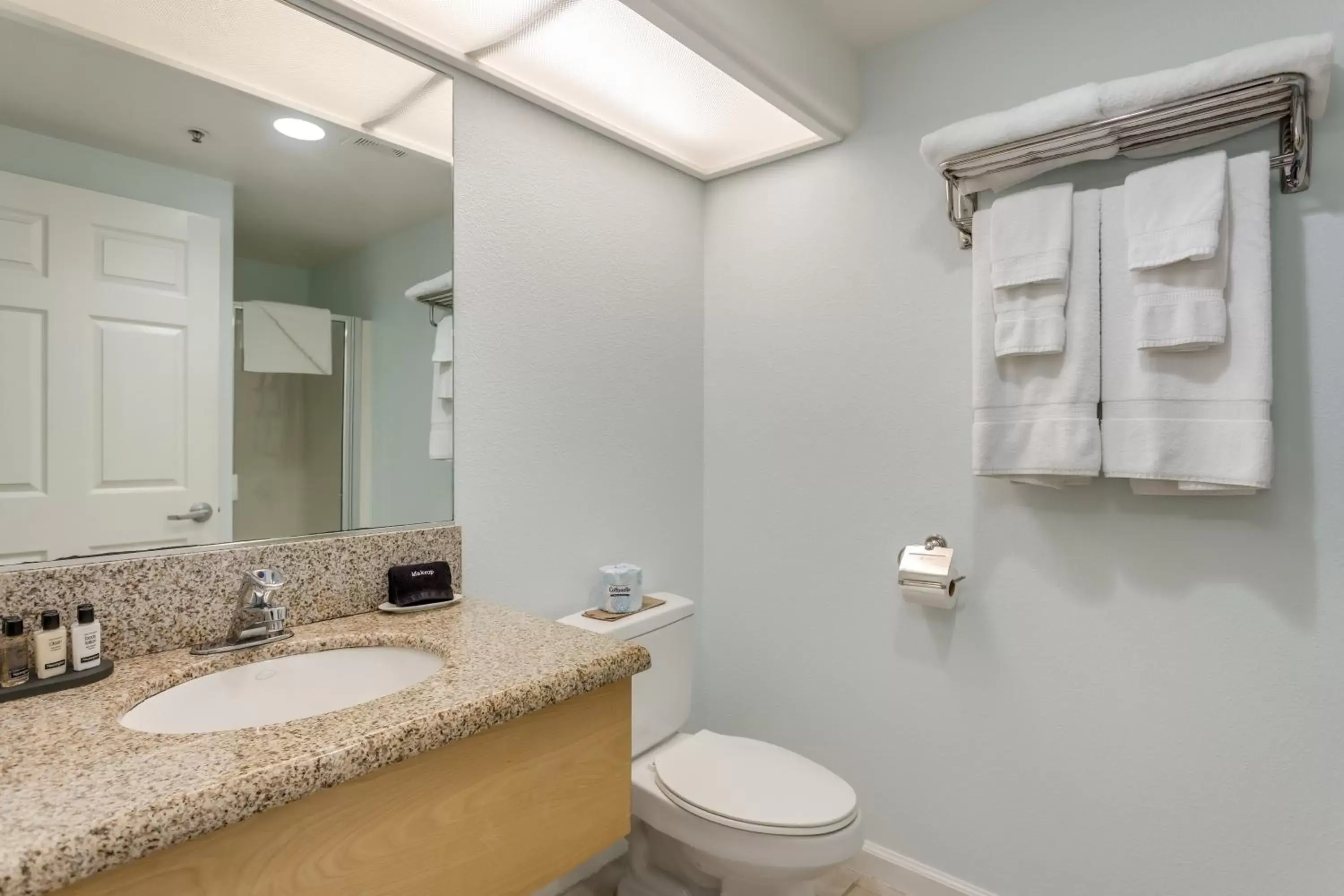 Shower, Bathroom in Pacifica Beach Hotel