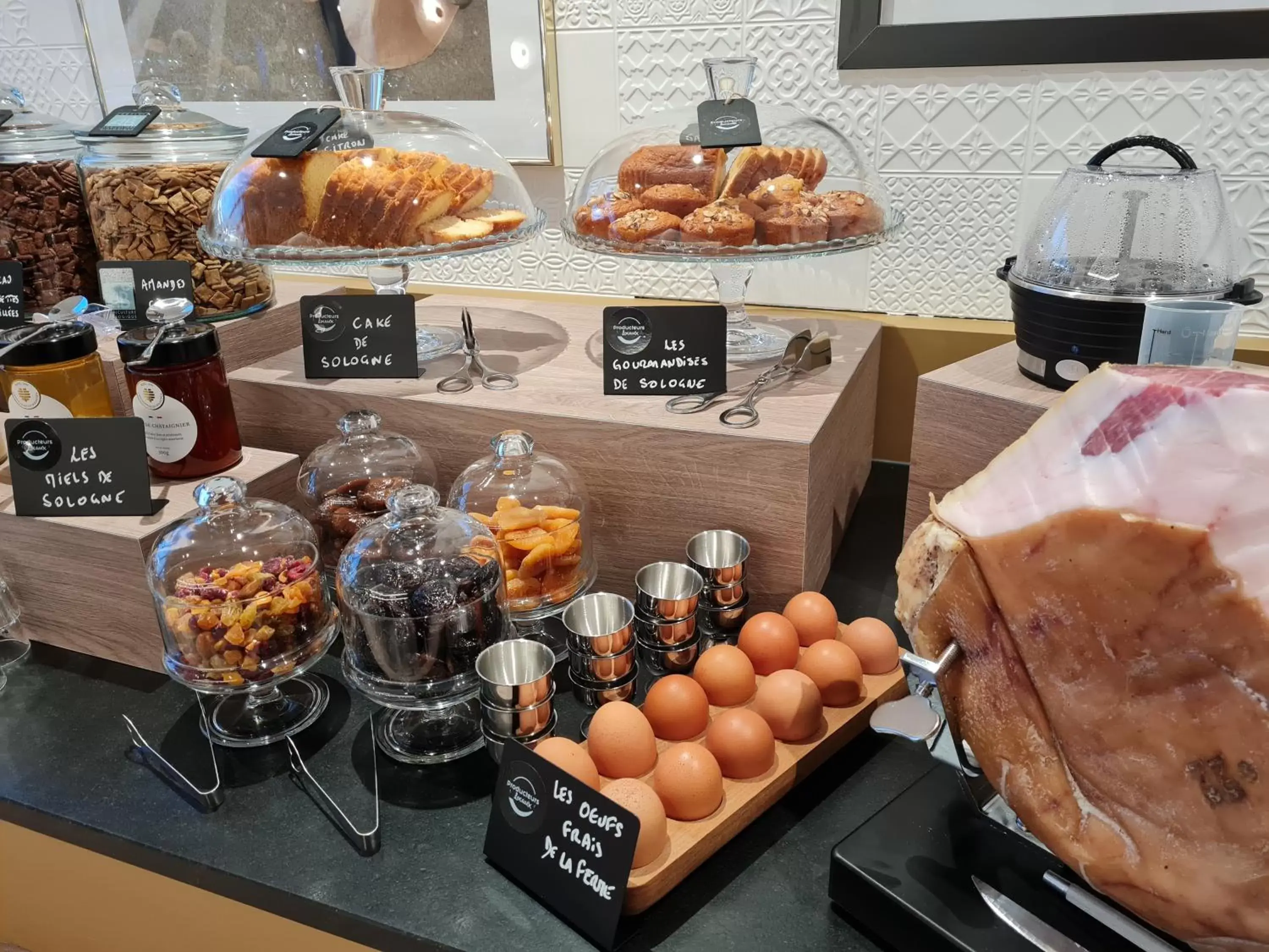 Breakfast in Brit Hotel Orléans St Jean de Braye - L'Antarès