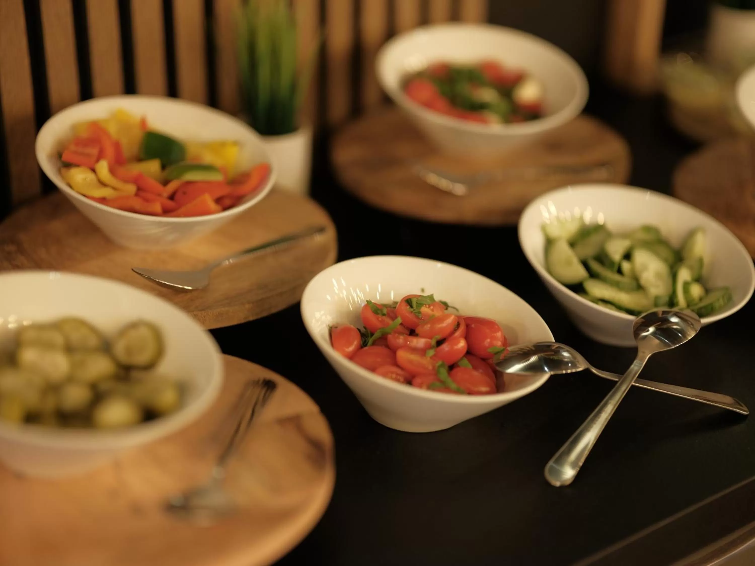 Food and drinks in THE ROOMS - Hotel & House