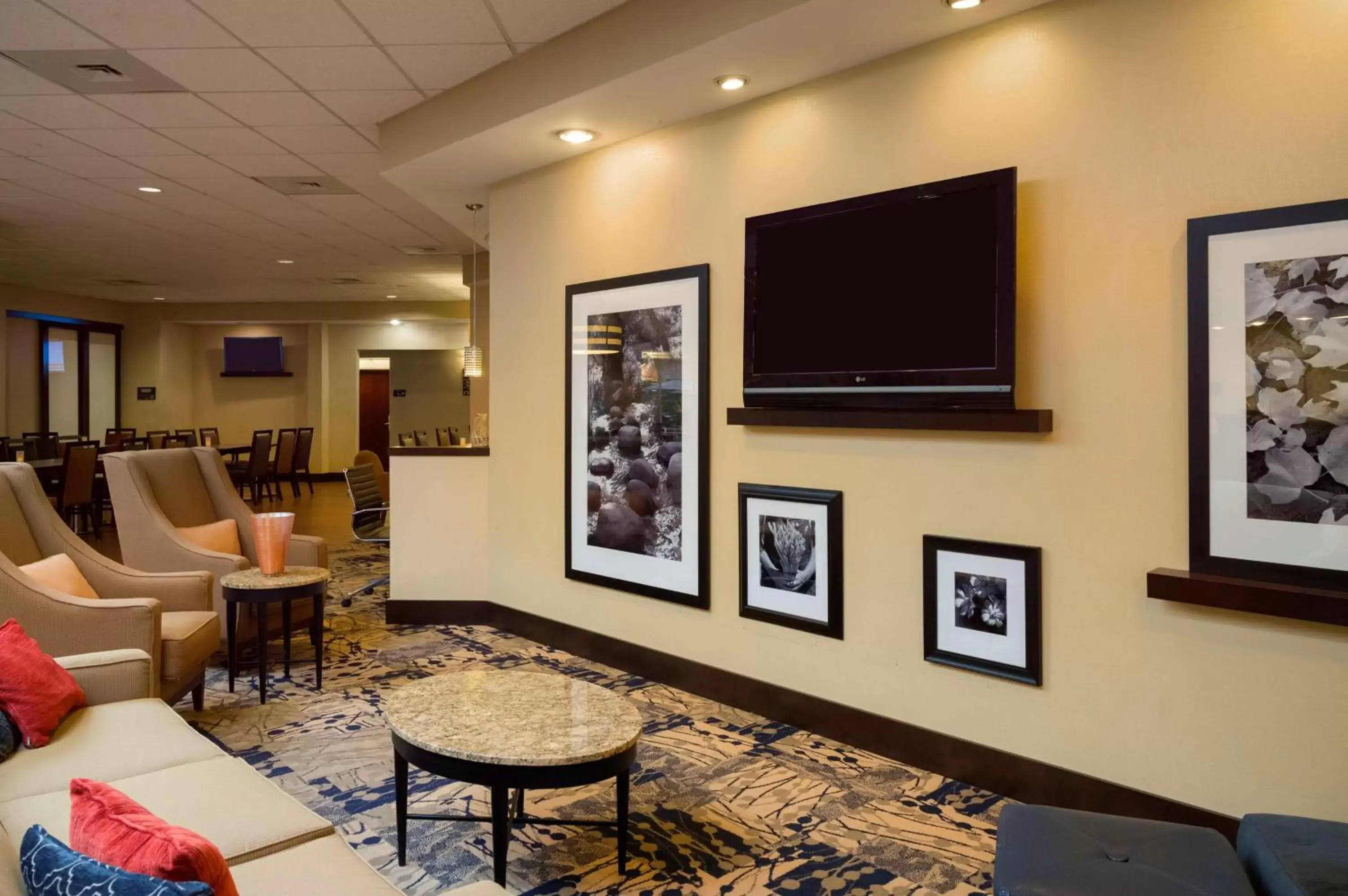 Lobby or reception in Hampton Inn & Suites Hershey