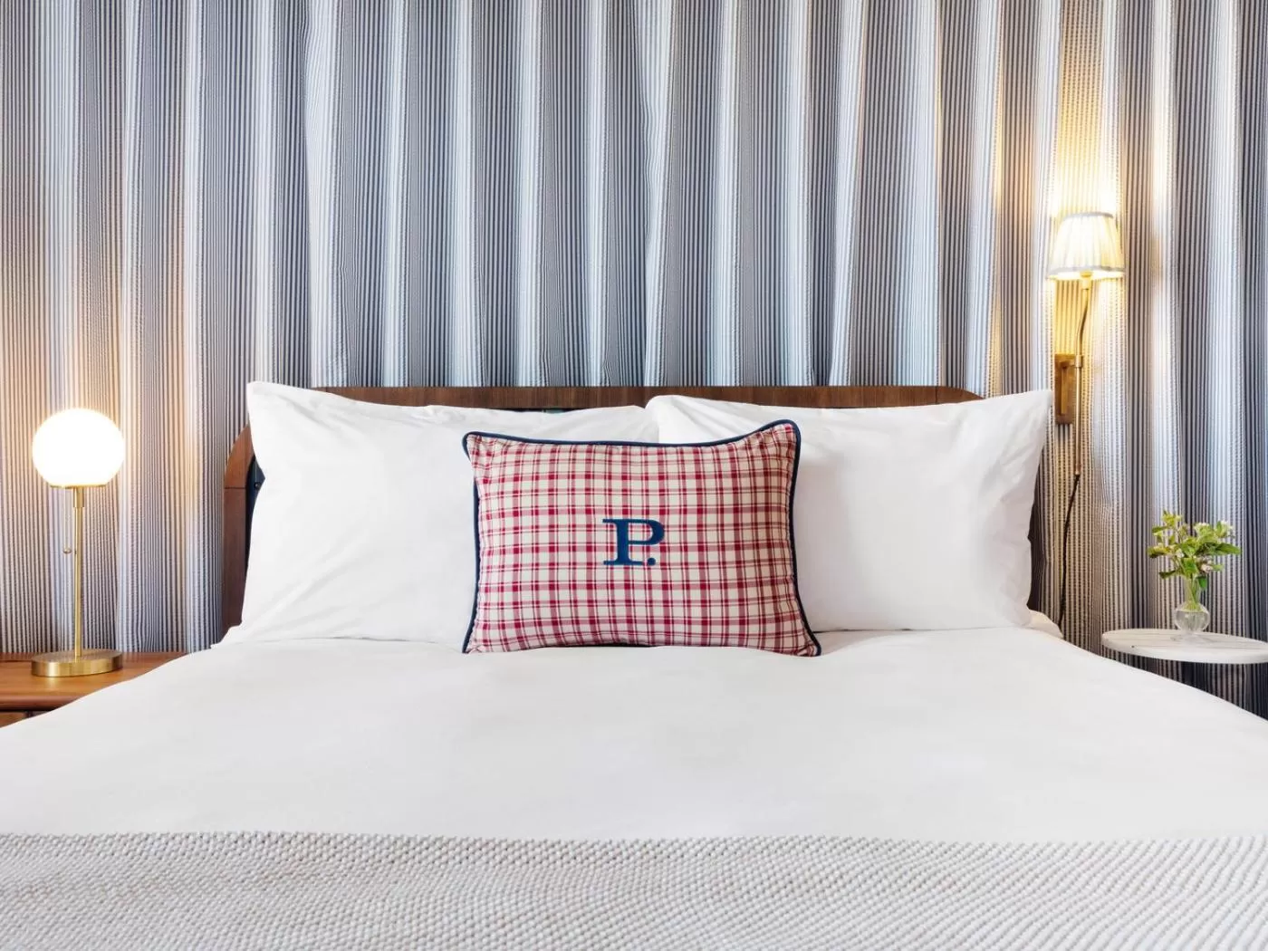 Bed in Palihotel San Diego Gaslamp Quarter