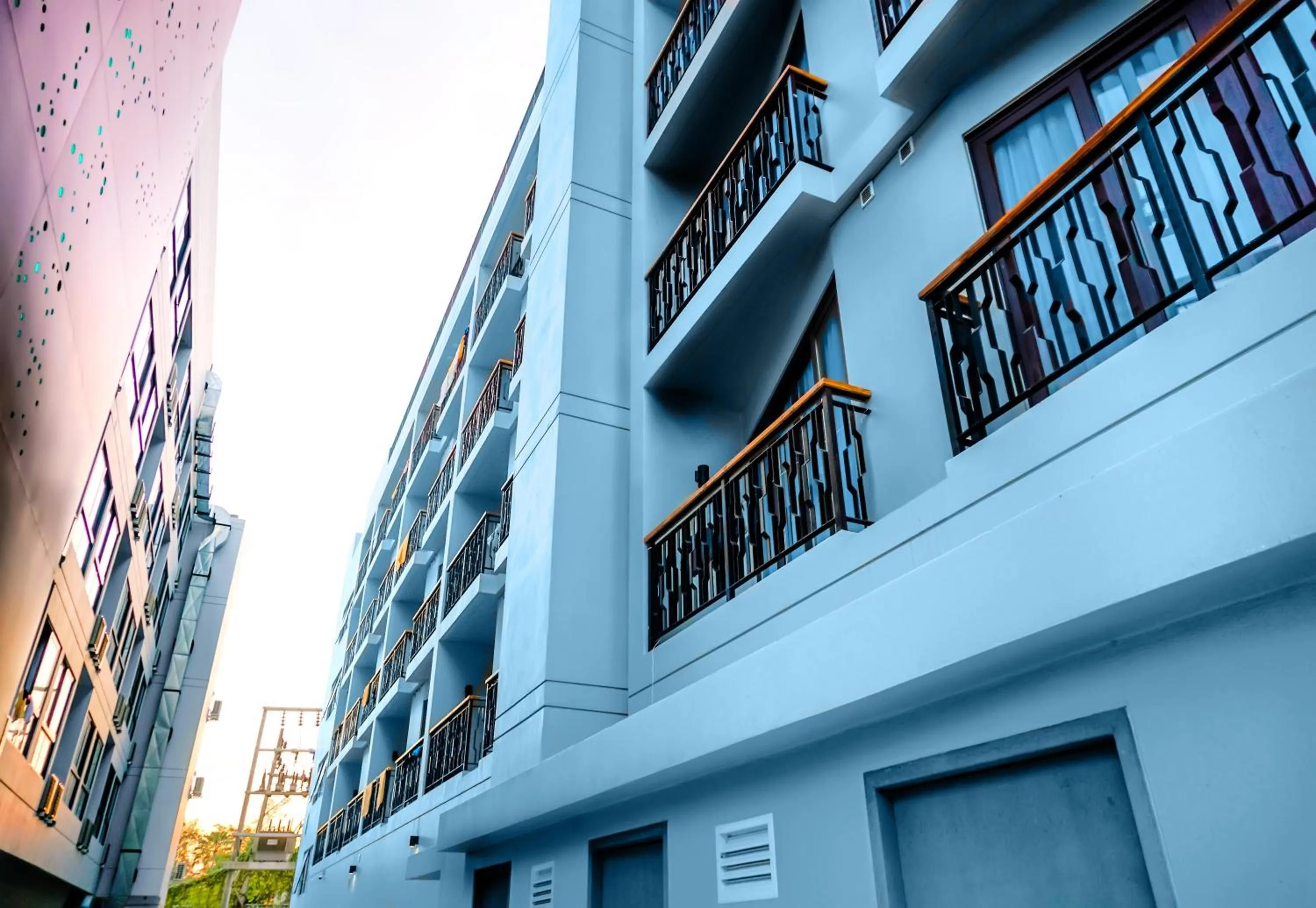 Property building in Phoenix Hotel Karon Beach