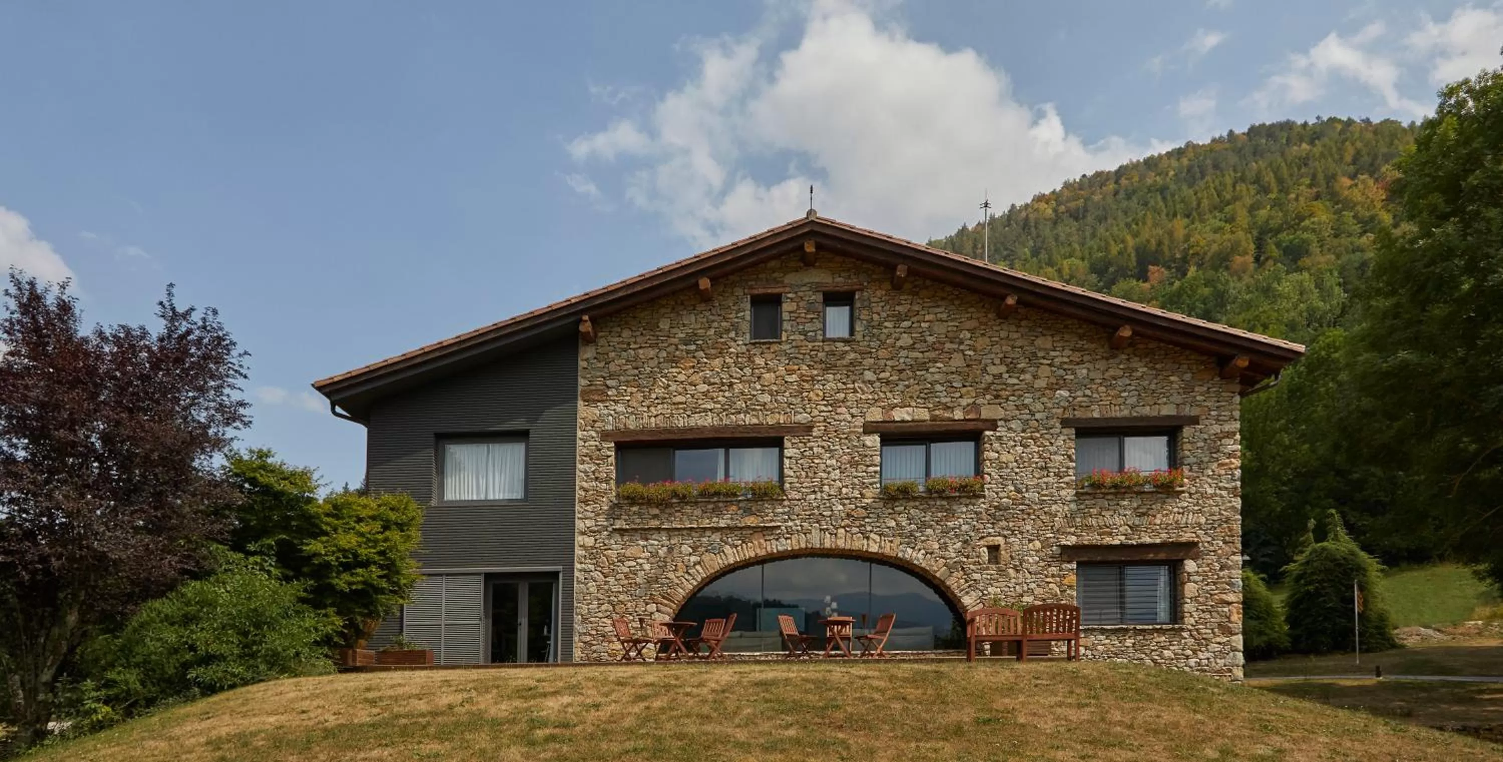 Property building in Hotelet Del Bac