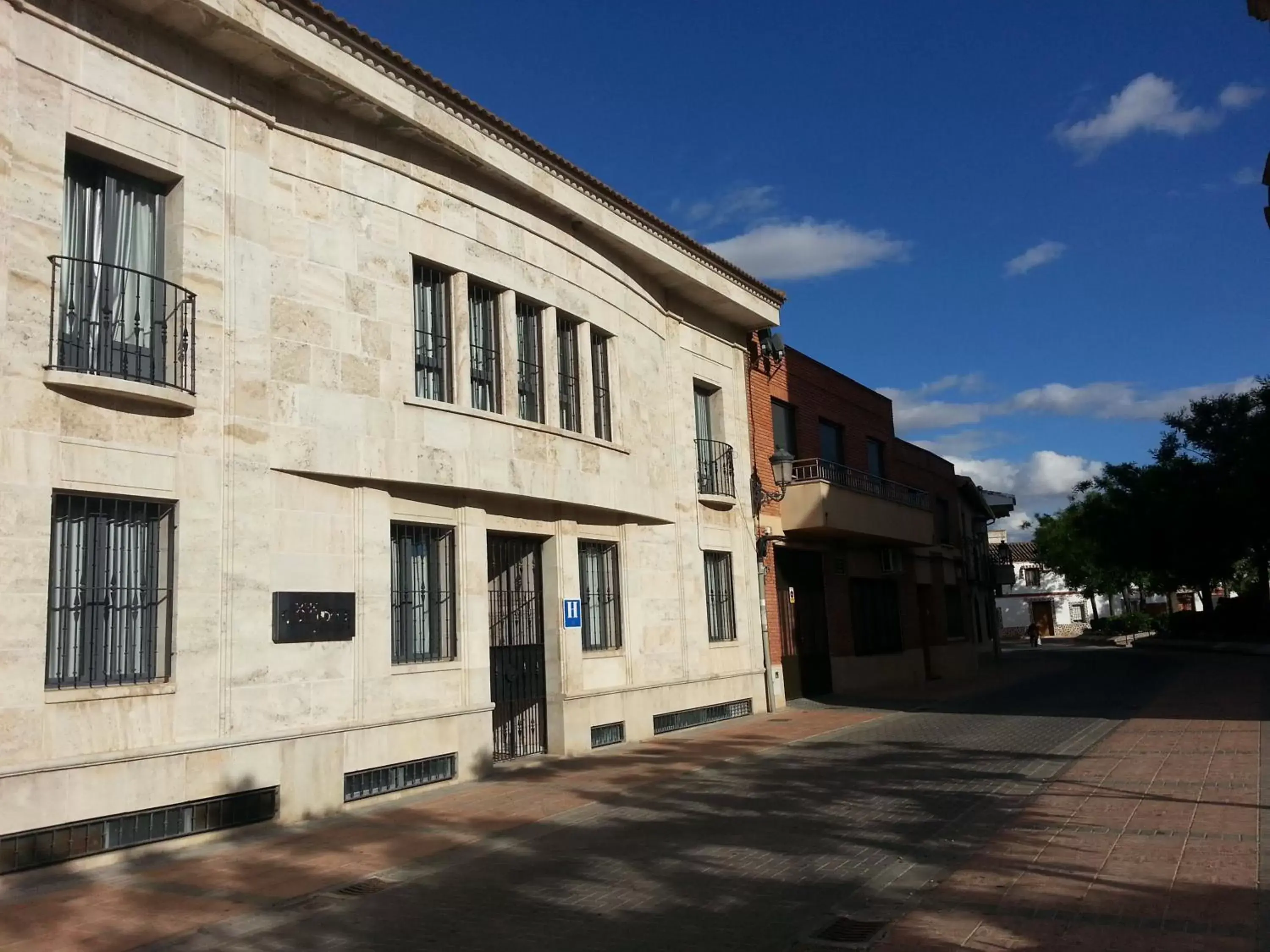 Facade/entrance, Property Building in Hospedería Hotel Don Quijote