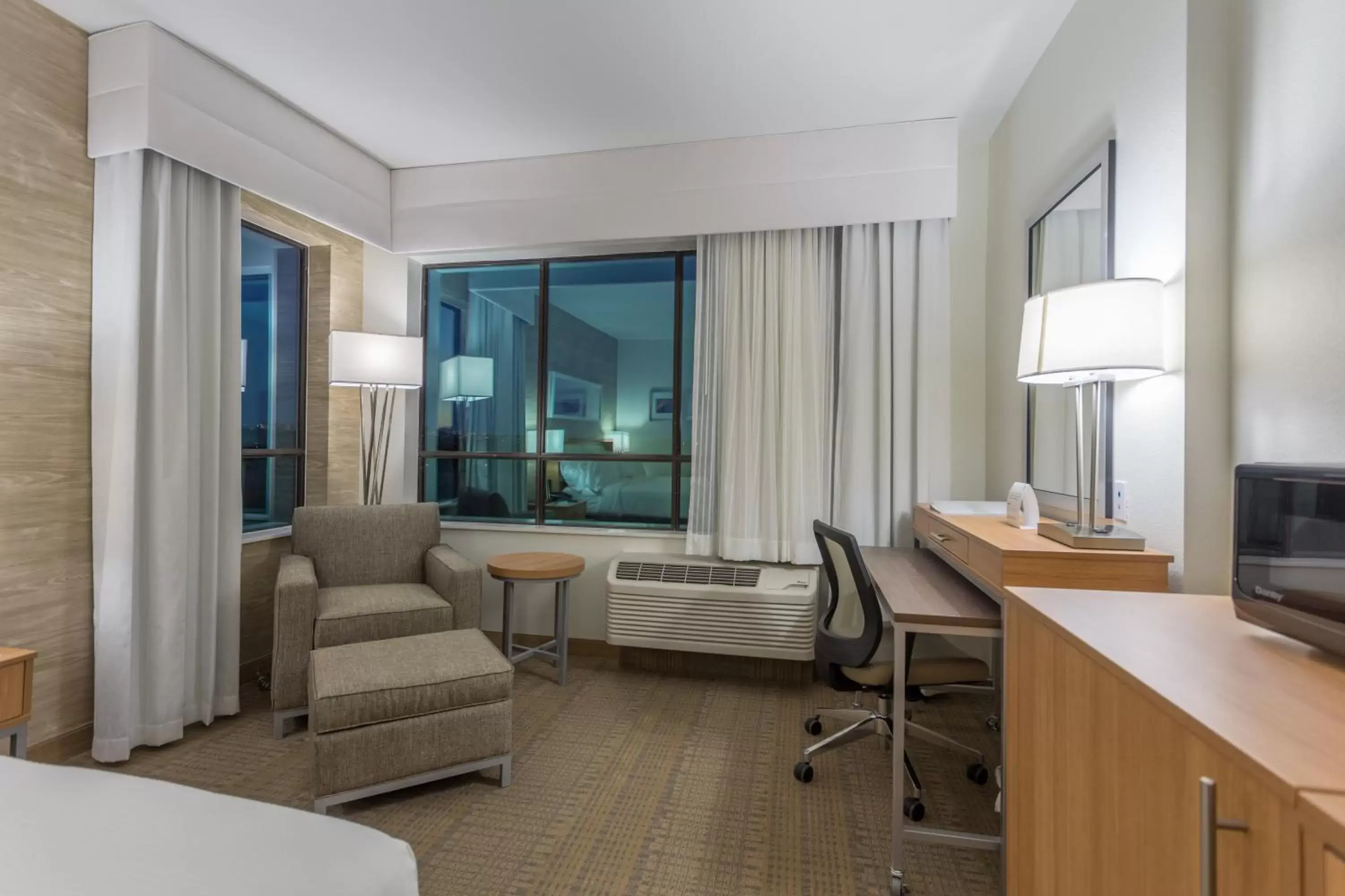 Photo of the whole room, Seating Area in Holiday Inn San Marcos Convention Center, an IHG Hotel