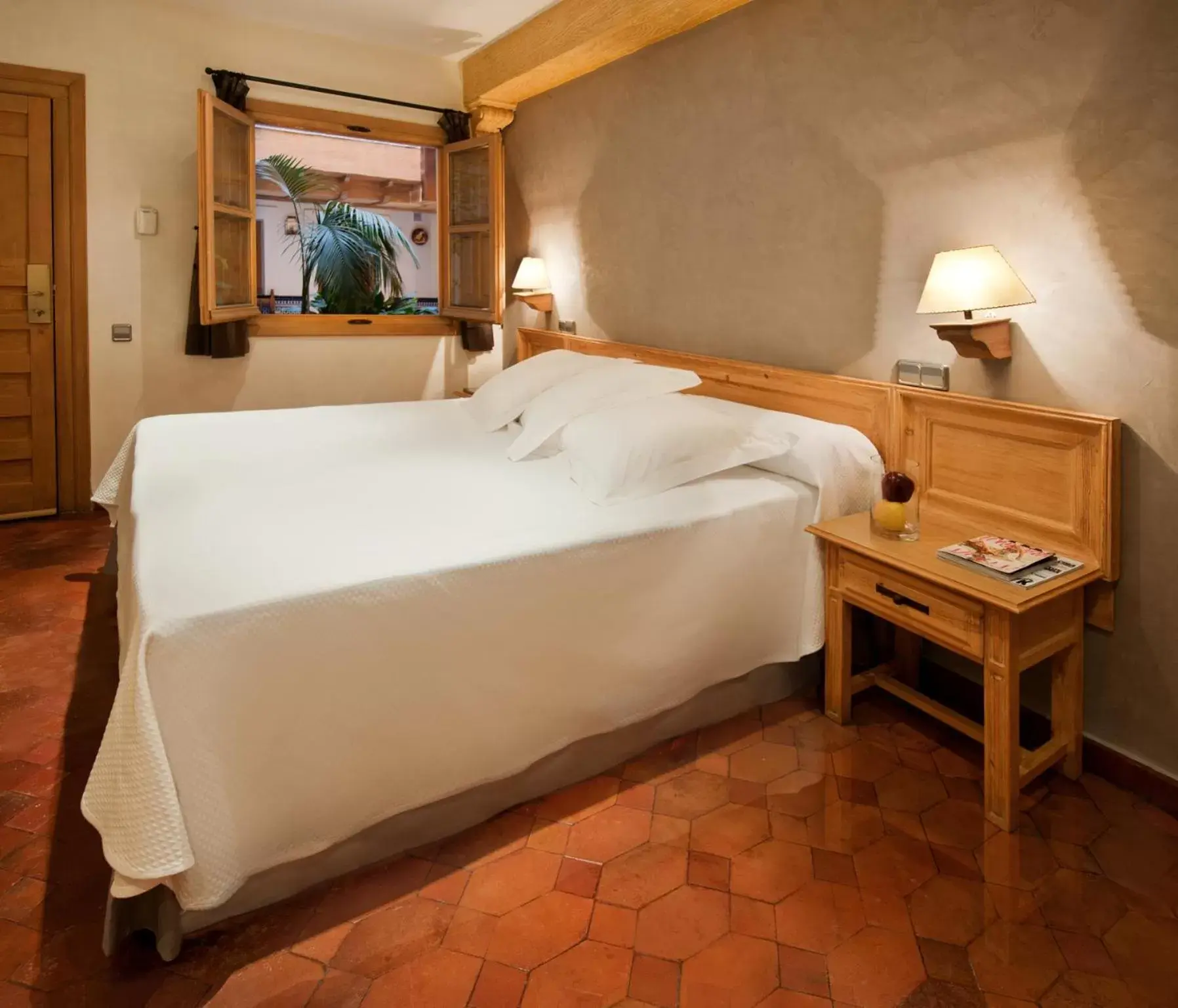Bedroom, Bed in Hotel Pintor El Greco