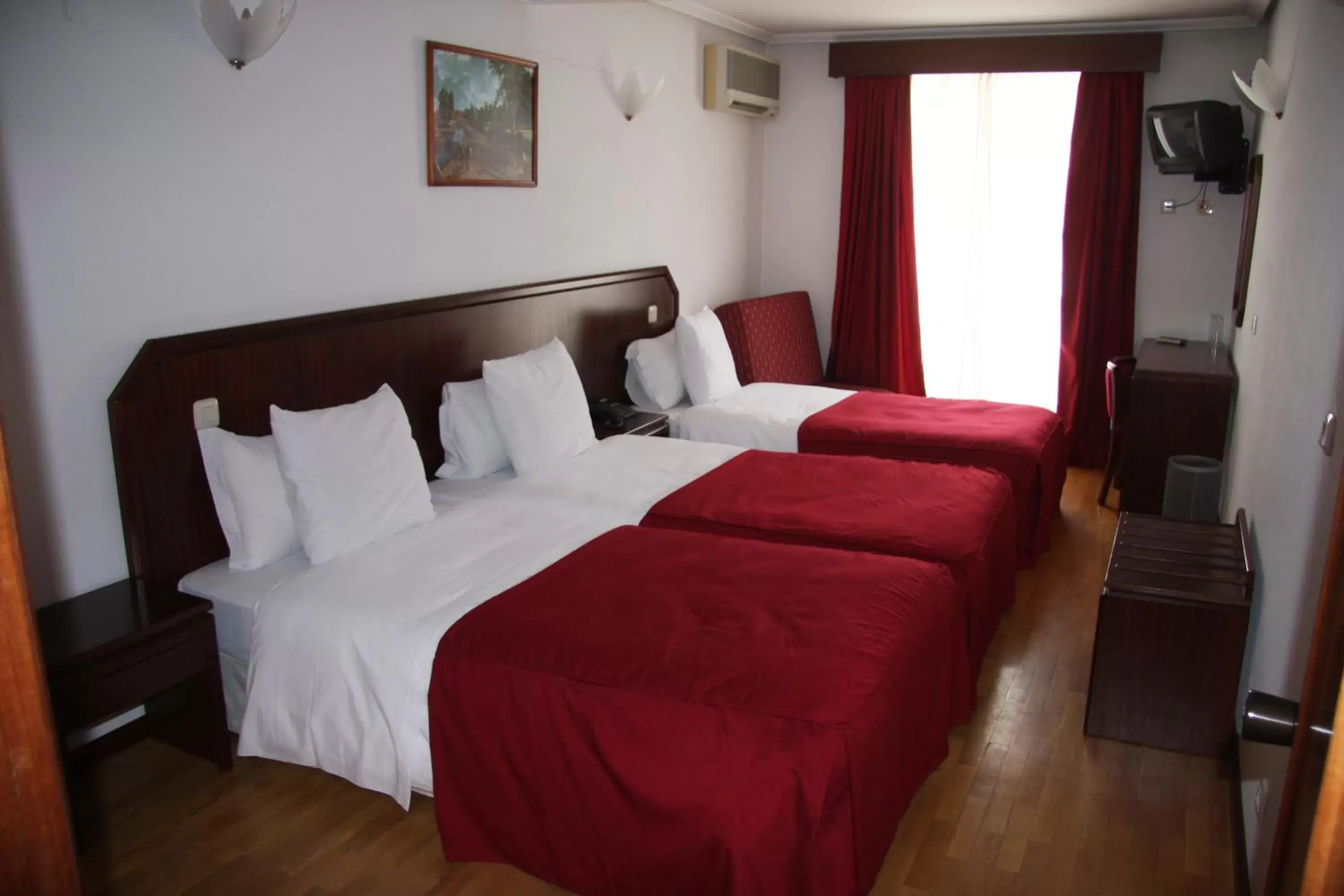Photo of the whole room, Bed in Hotel Turismo Miranda