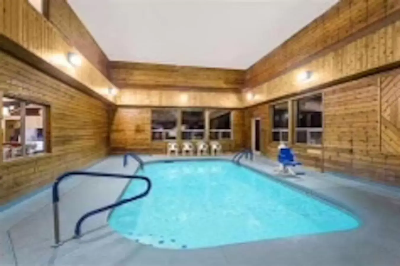 Swimming Pool in Pinetop Studio Suites