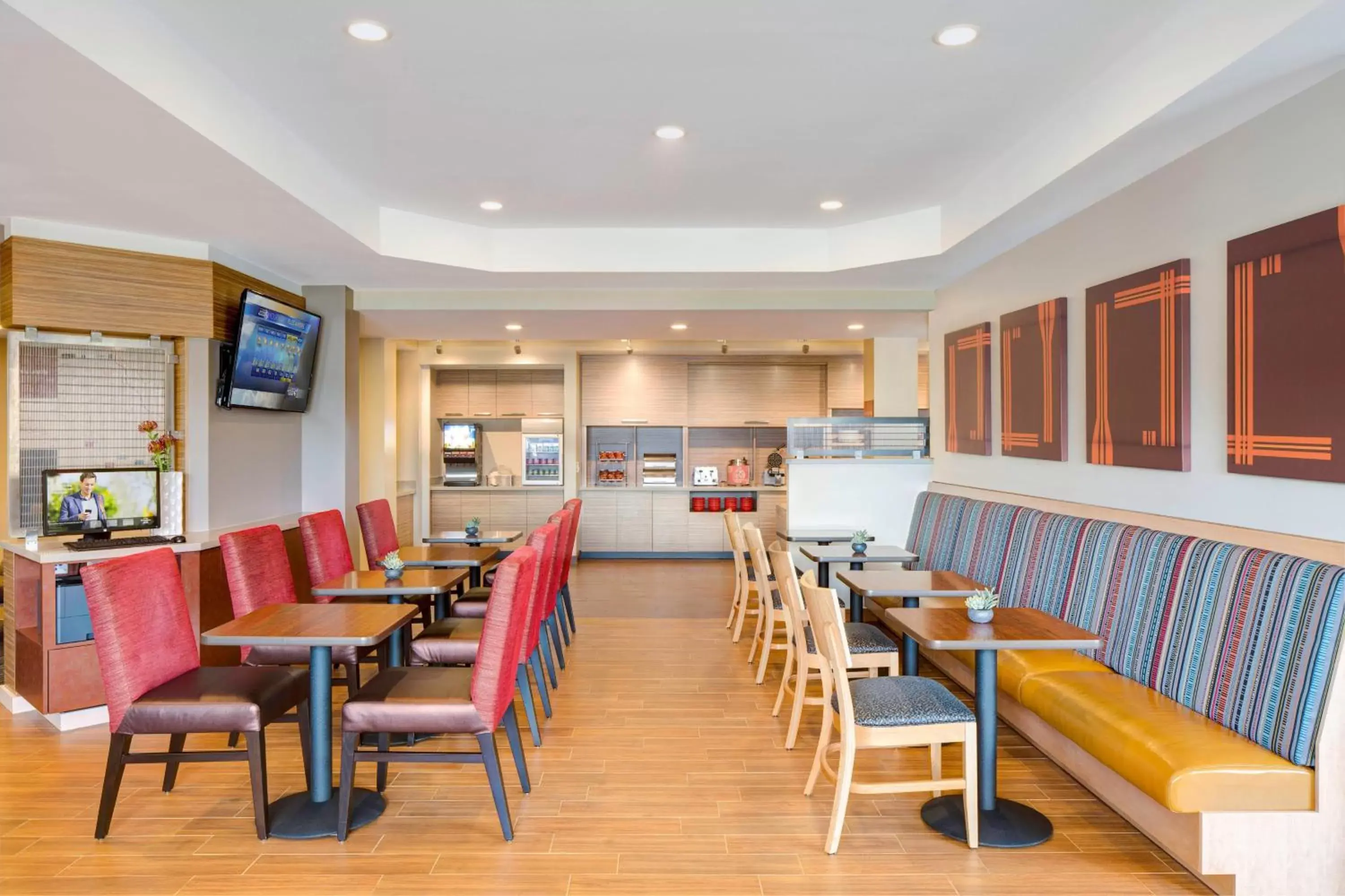 Breakfast, Restaurant/Places to Eat in TownePlace Suites by Marriott Columbia Northwest/Harbison