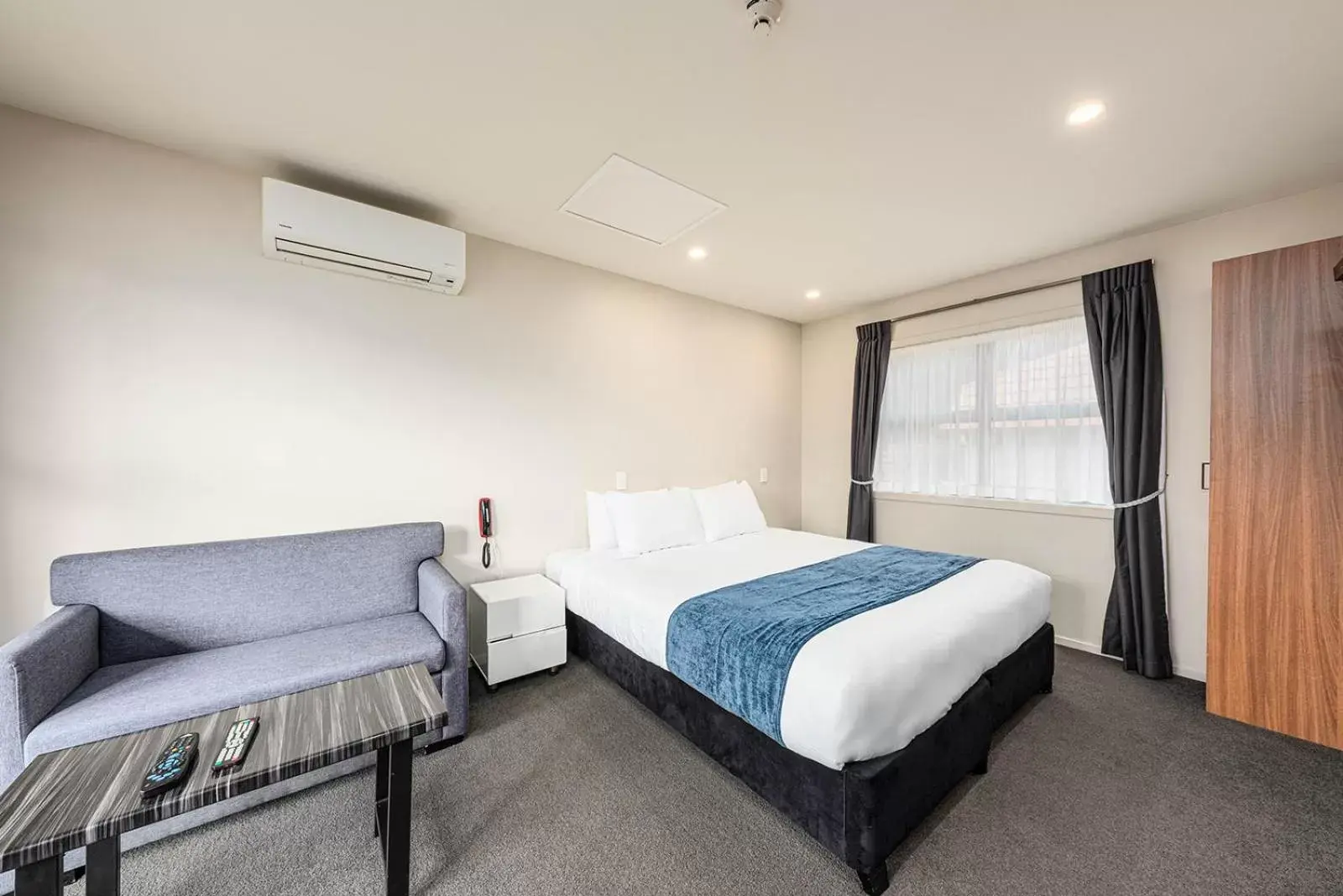 View (from property/room), Bed in 311 Motel Riccarton