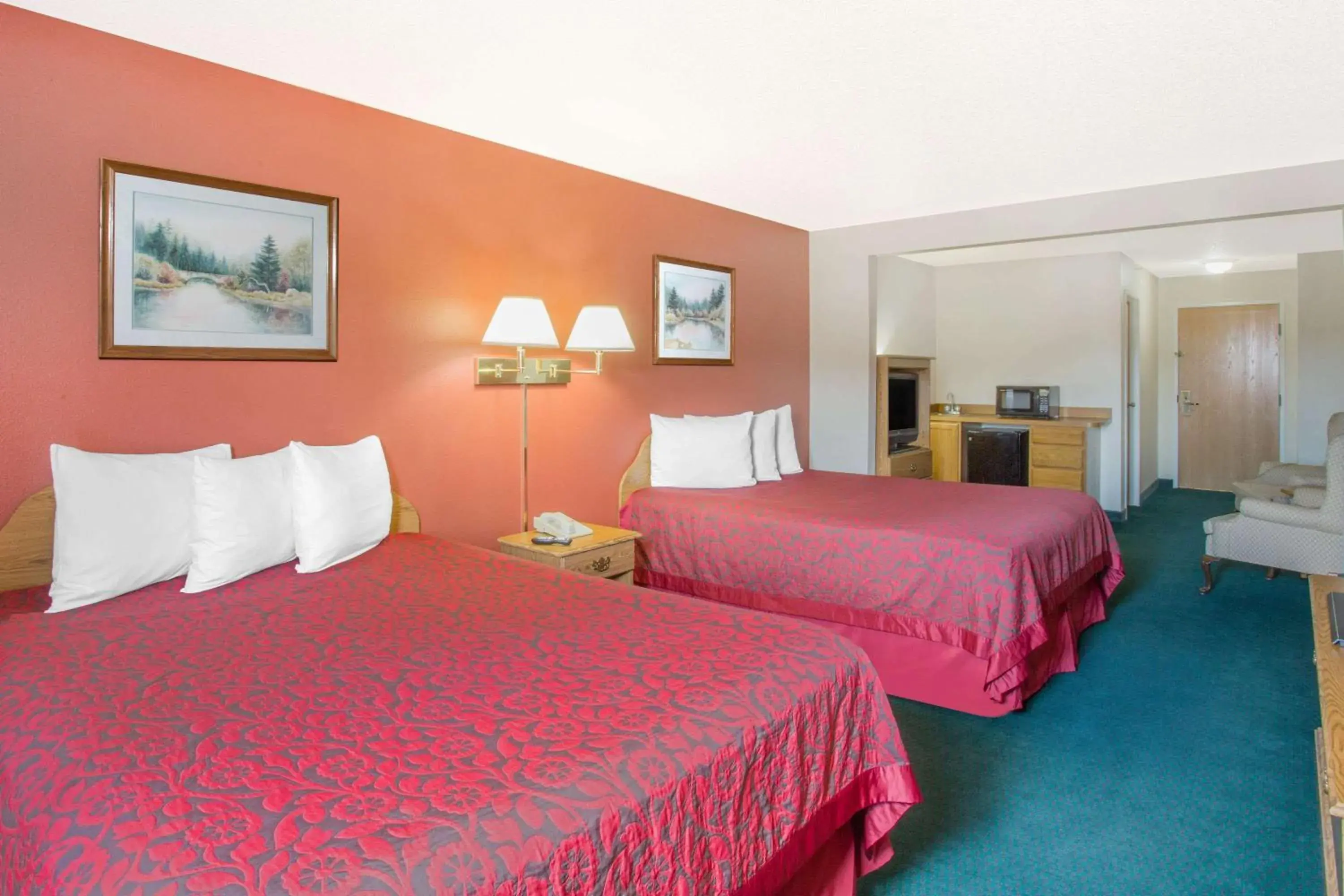 Photo of the whole room, Bed in Days Inn by Wyndham Custer