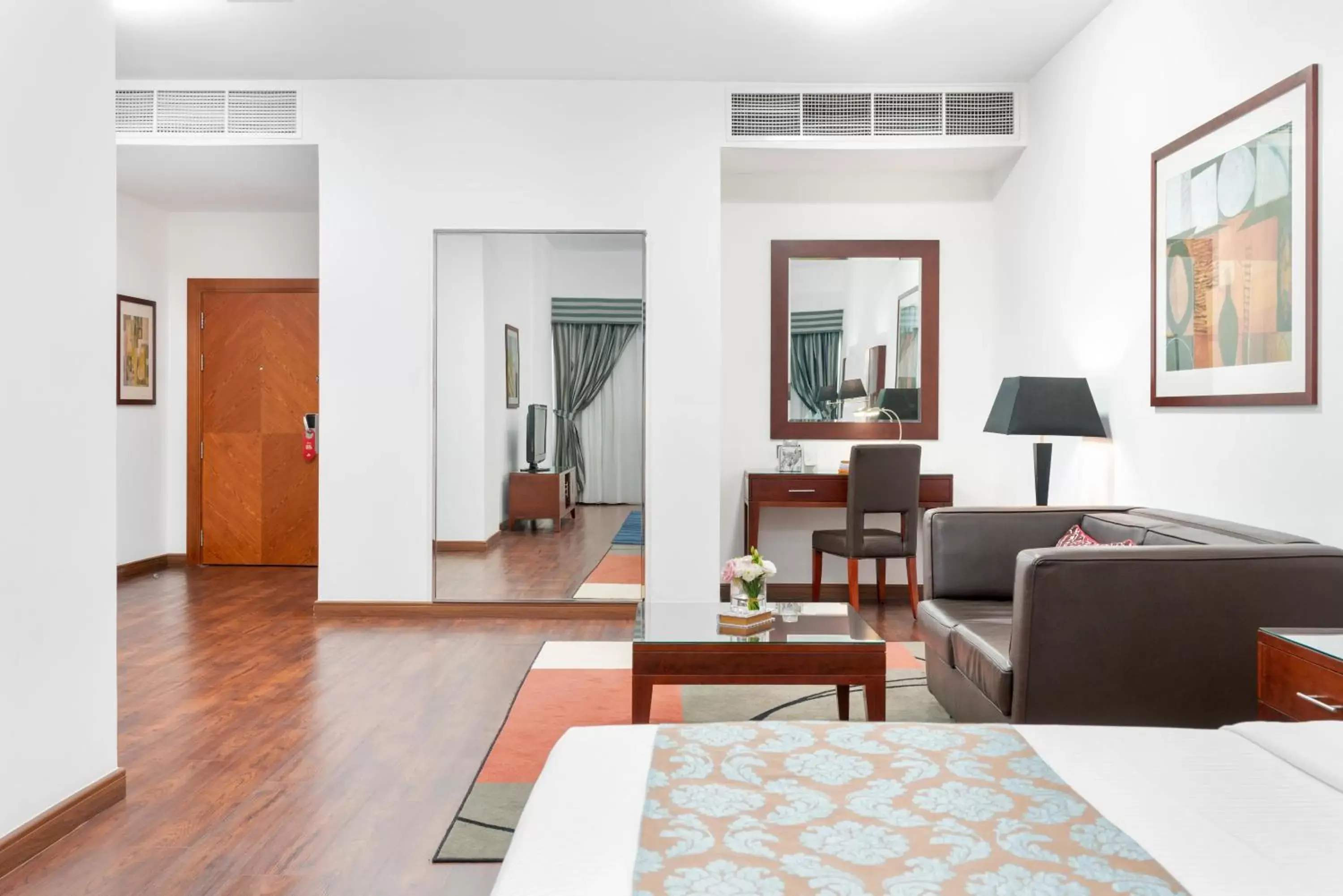 Living room, Seating Area in Golden Sands Hotel & Residences