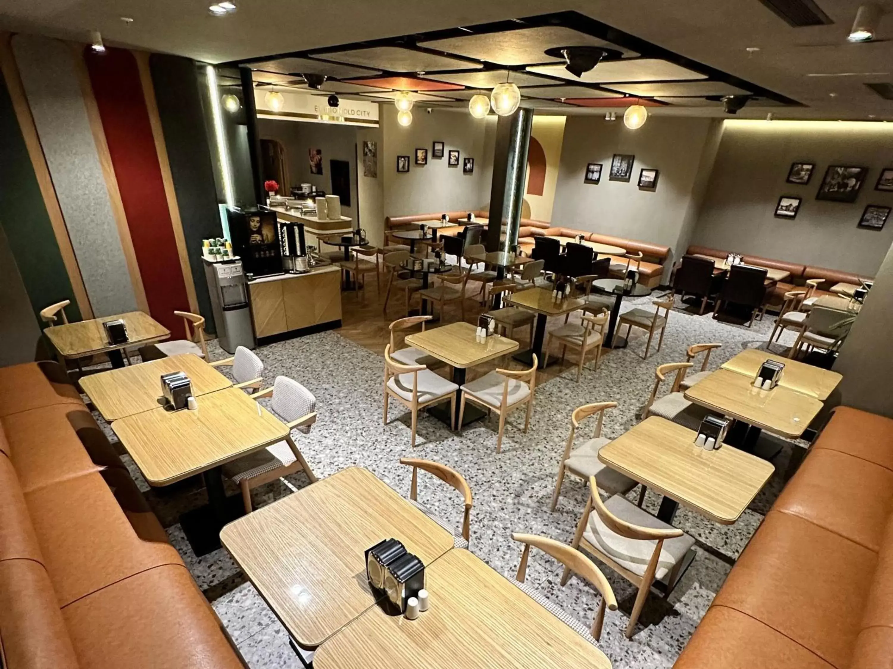 Restaurant/places to eat in Edition Old City Hotel Restaurant/places to eat in Edition Old City Hotel