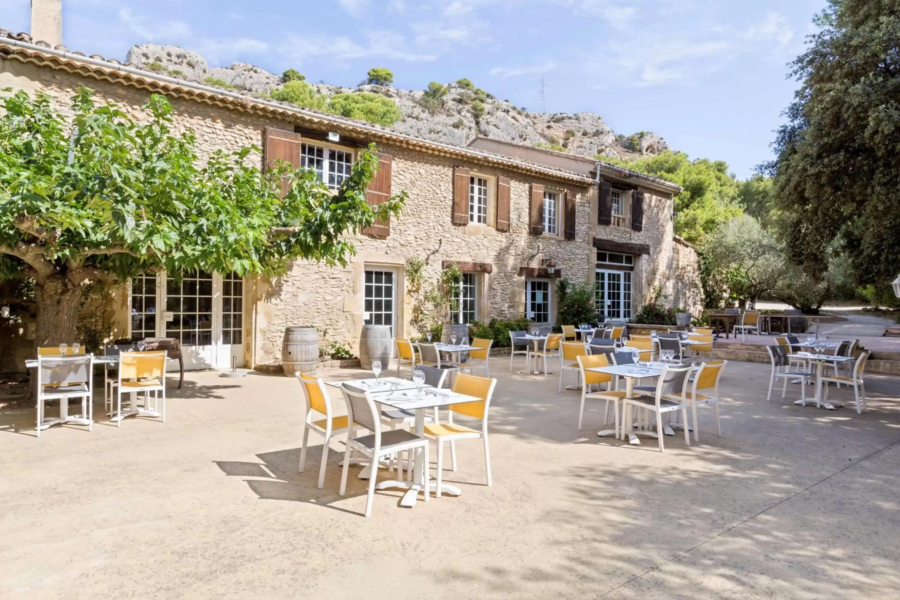 Restaurant/places to eat, Property Building in Best Western Domaine de Roquerousse