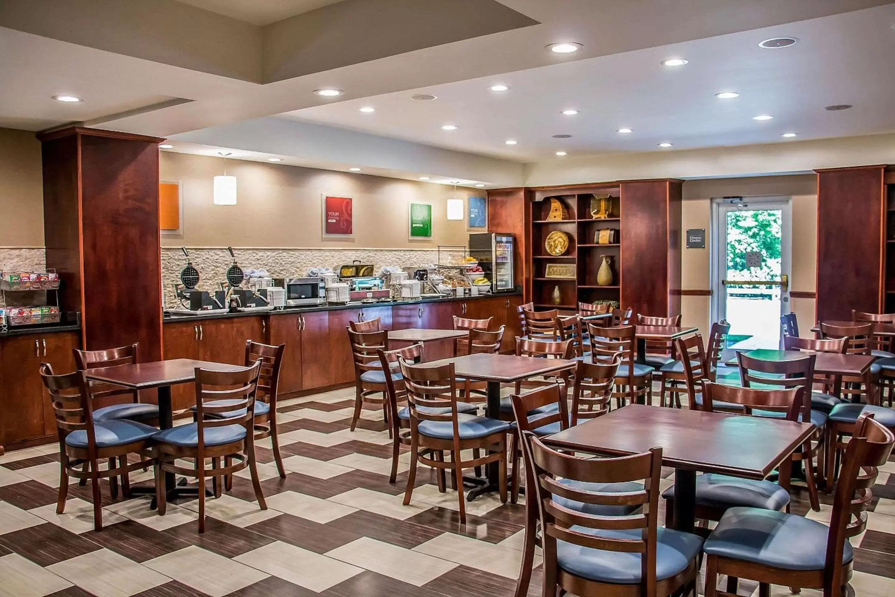 Restaurant/Places to Eat in Comfort Suites Bluffton-Hilton Head Island