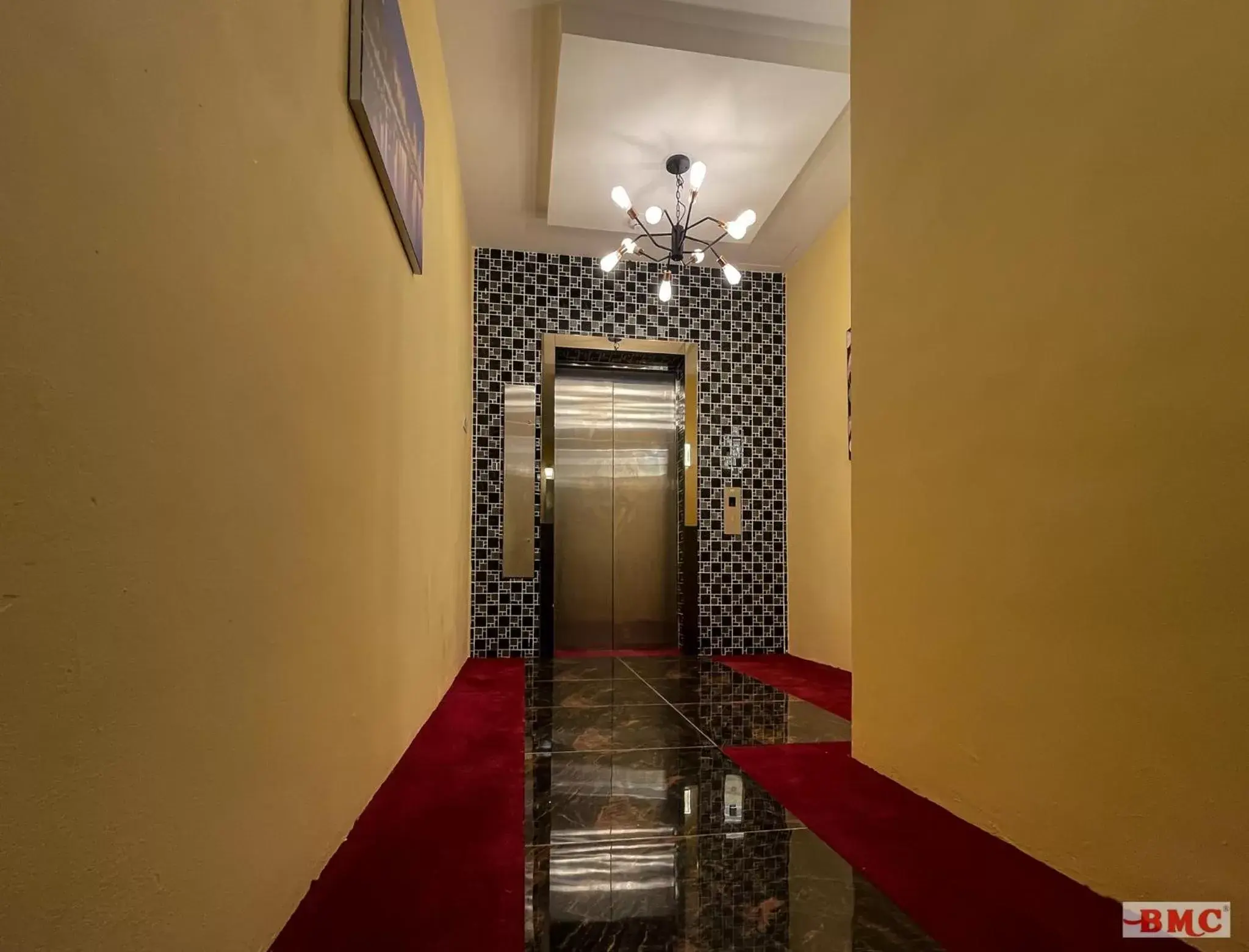 Facade/entrance in BMC Hotel