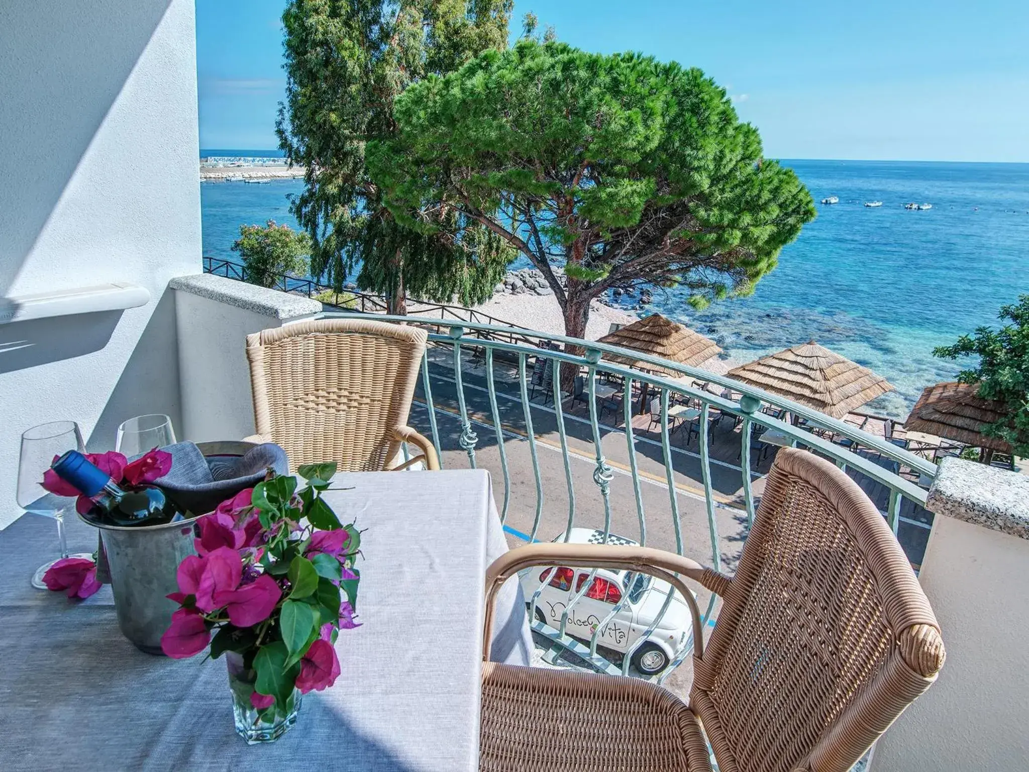 Spring, Pool View in Hotel Ristorante La Conchiglia