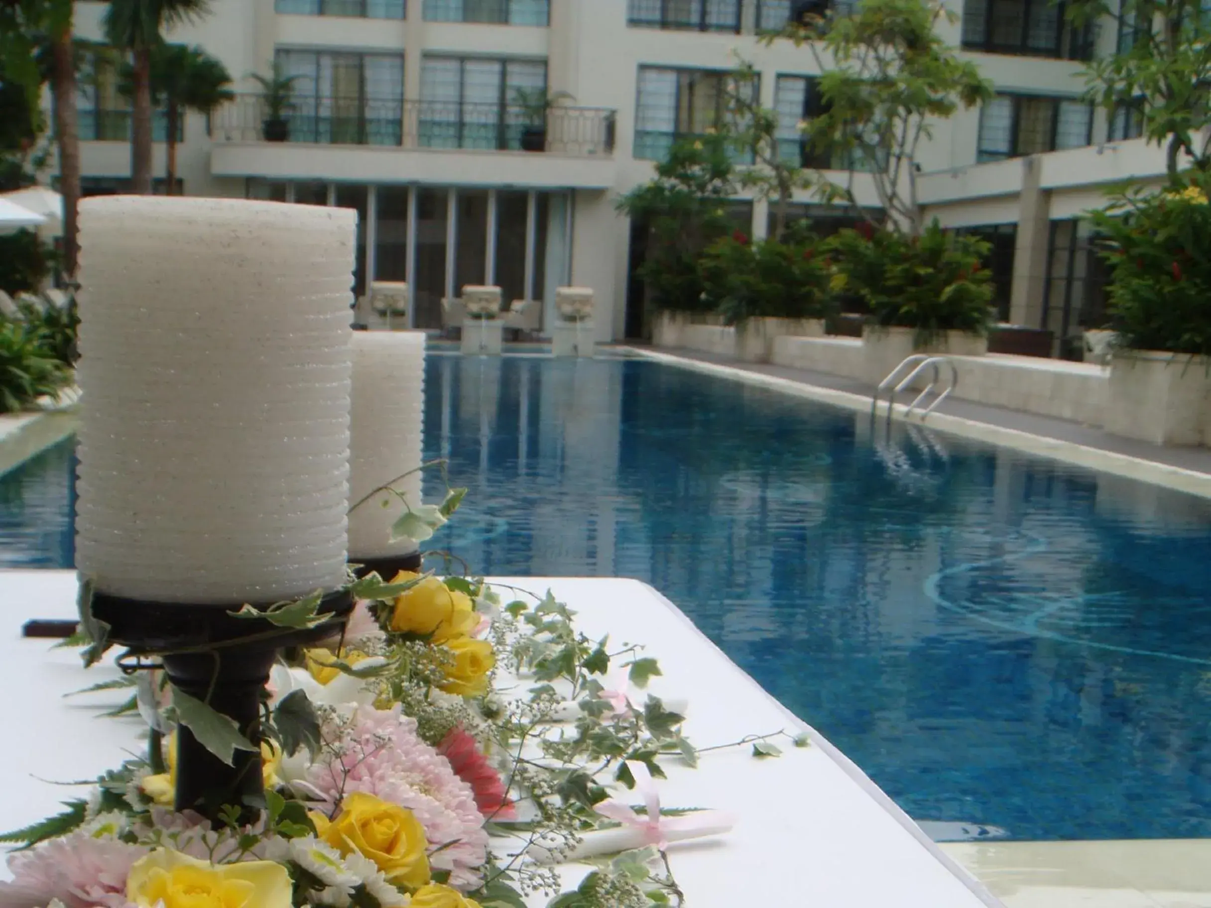 Swimming pool in Aryaduta Medan Swimming pool in Aryaduta Medan