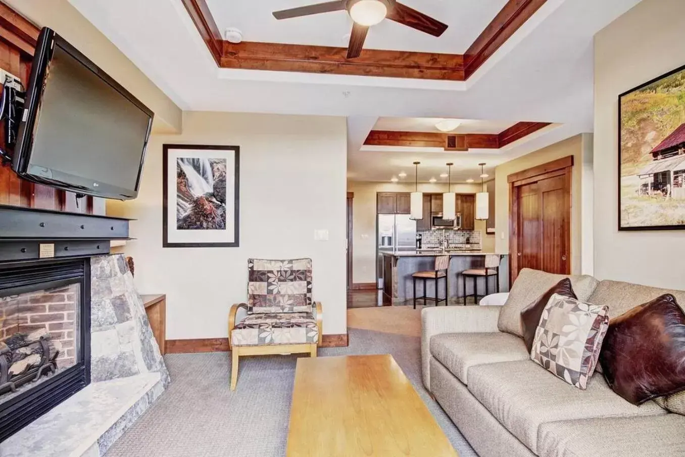 Living room, Seating Area in One Ski Hill, A RockResort