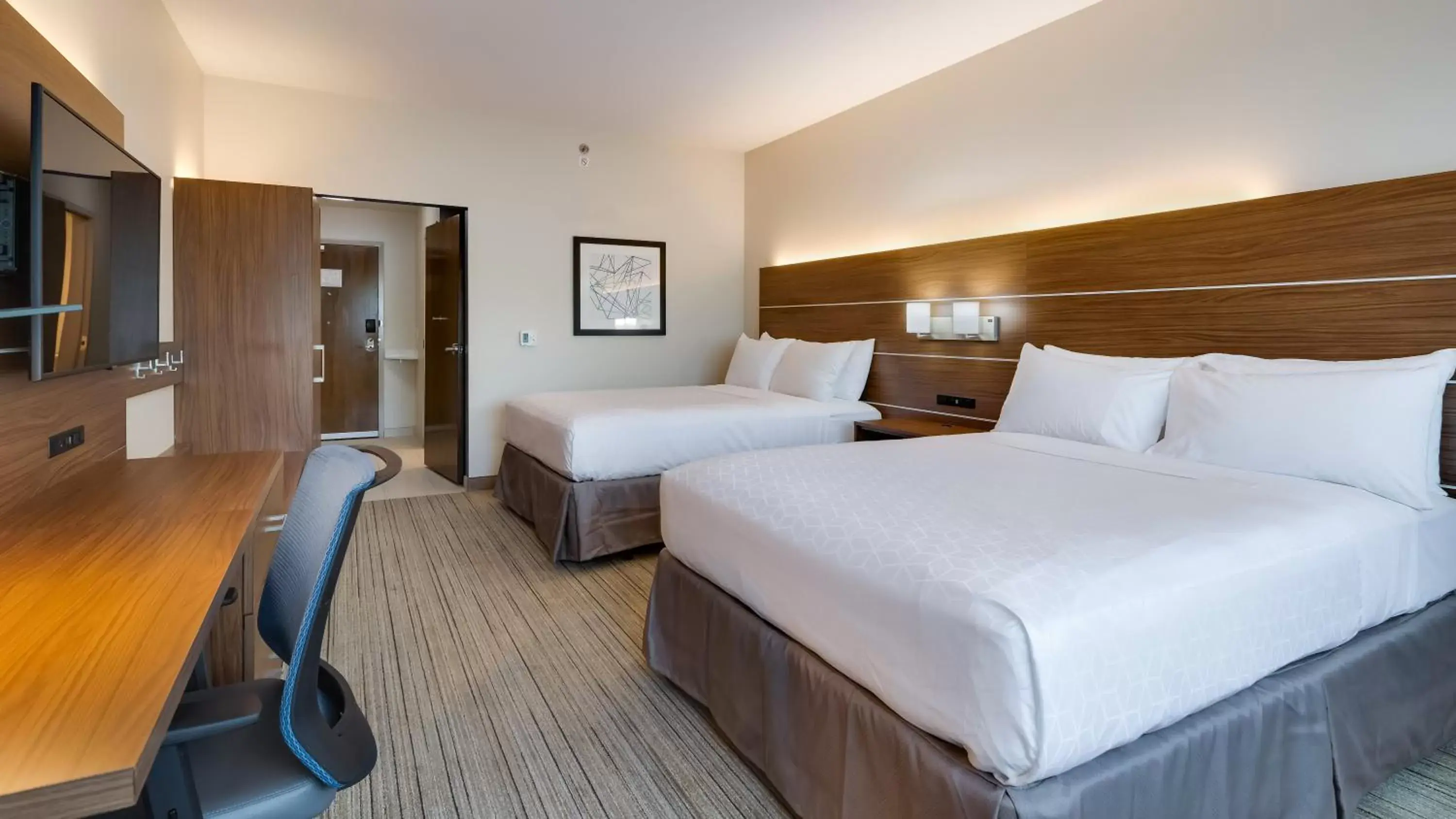 Photo of the whole room, Bed in Holiday Inn Express & Suites - Latta, an IHG Hotel