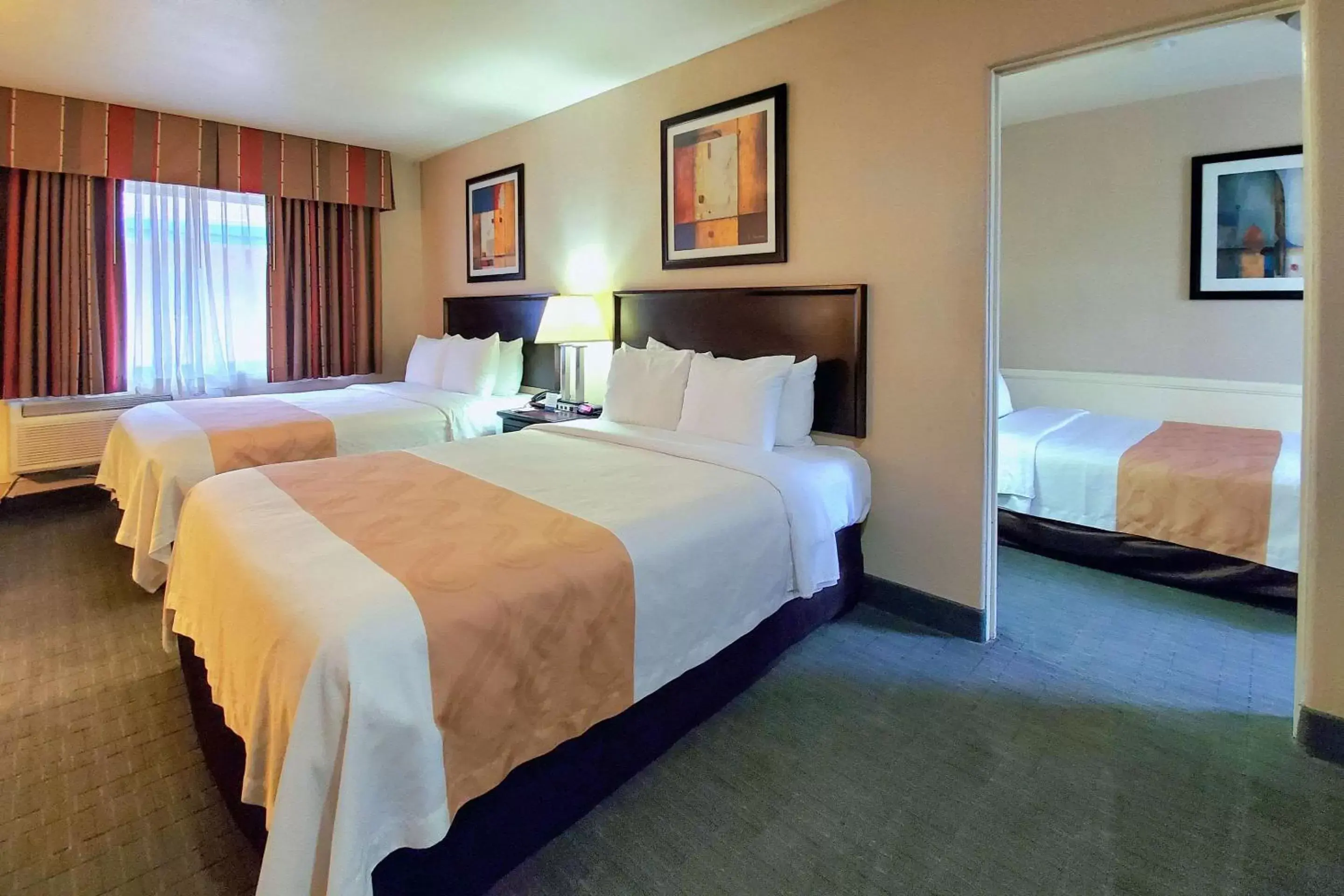 Bedroom, Bed in Quality Inn & Suites Anaheim at the Park