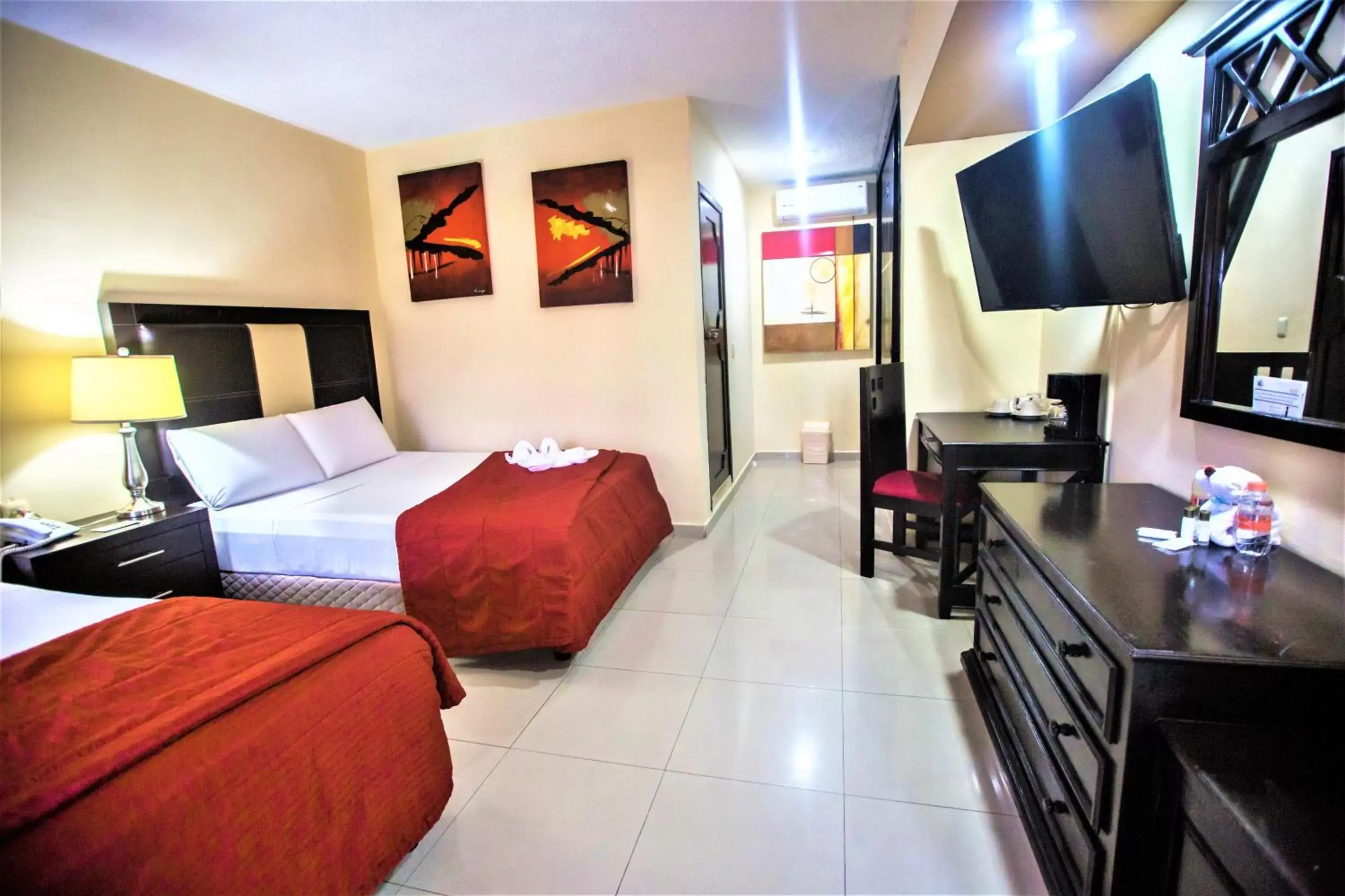 Photo of the whole room, Bed in Hotel Plaza Mirador Photo of the whole room, Bed in Hotel Plaza Mirador