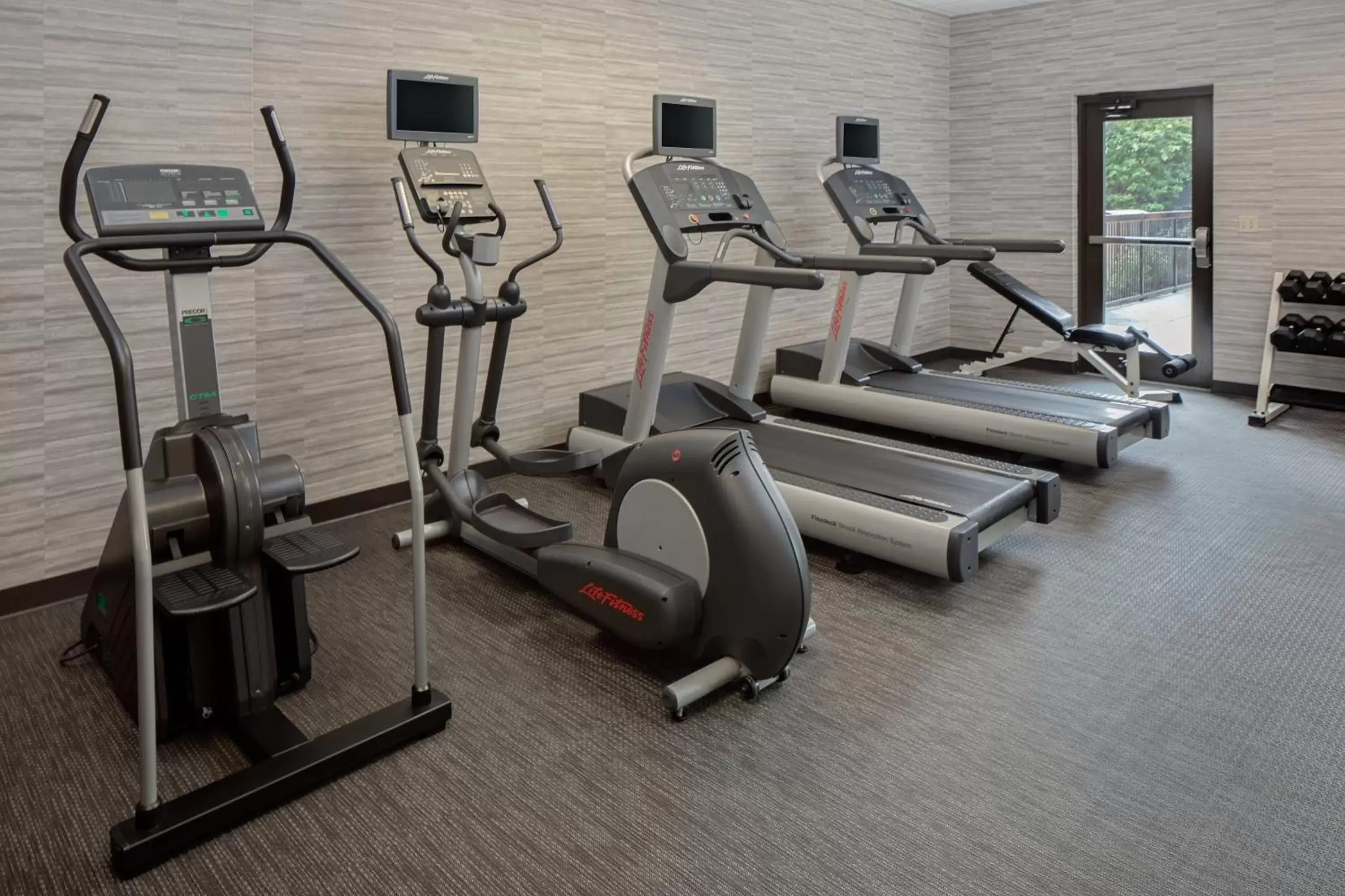 Fitness centre/facilities, Fitness Center/Facilities in Courtyard Fort Worth I-30 West Near NAS JRB