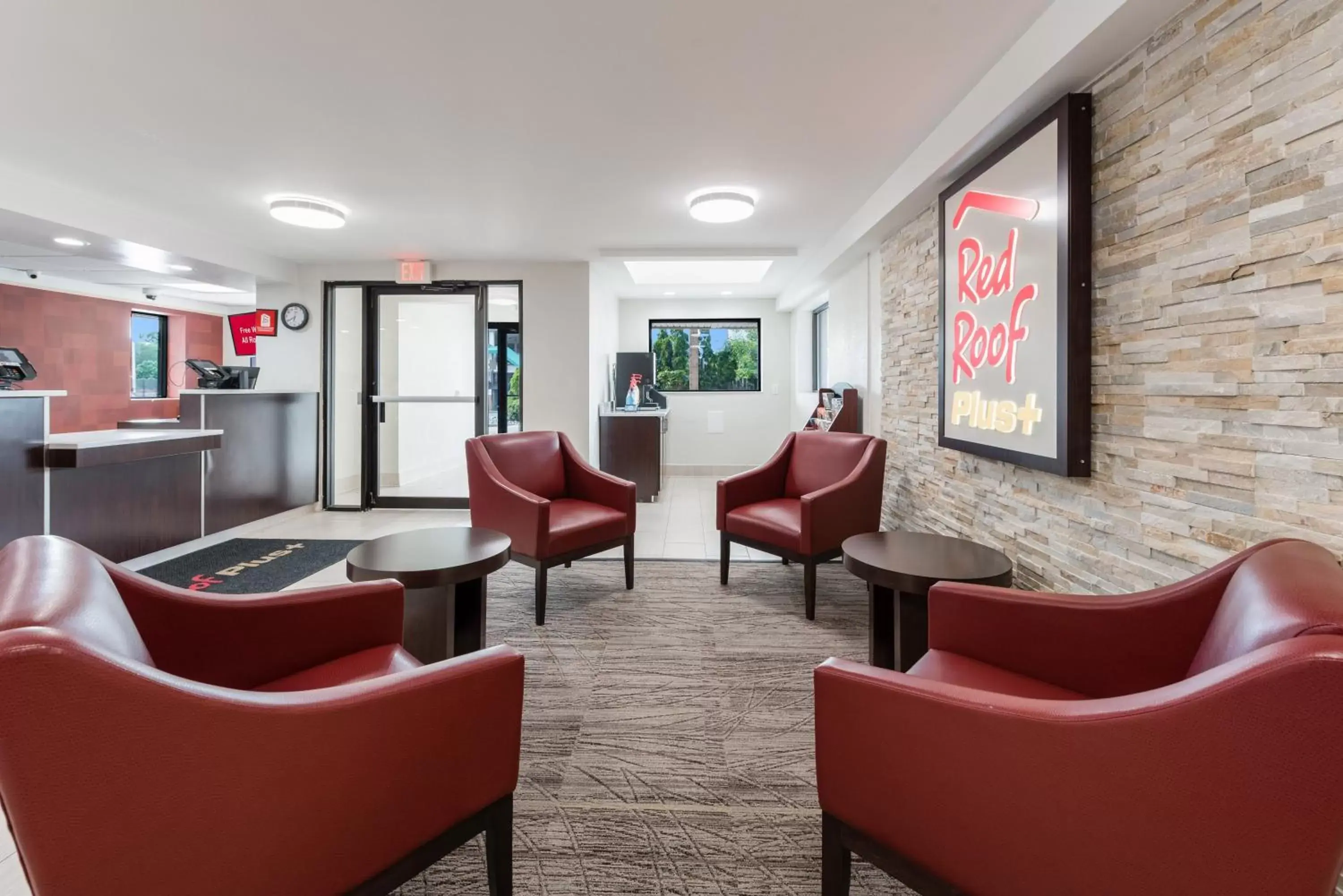 Lobby or reception in Red Roof Inn PLUS+ Columbus - Worthington Lobby or reception in Red Roof Inn PLUS+ Columbus - Worthington