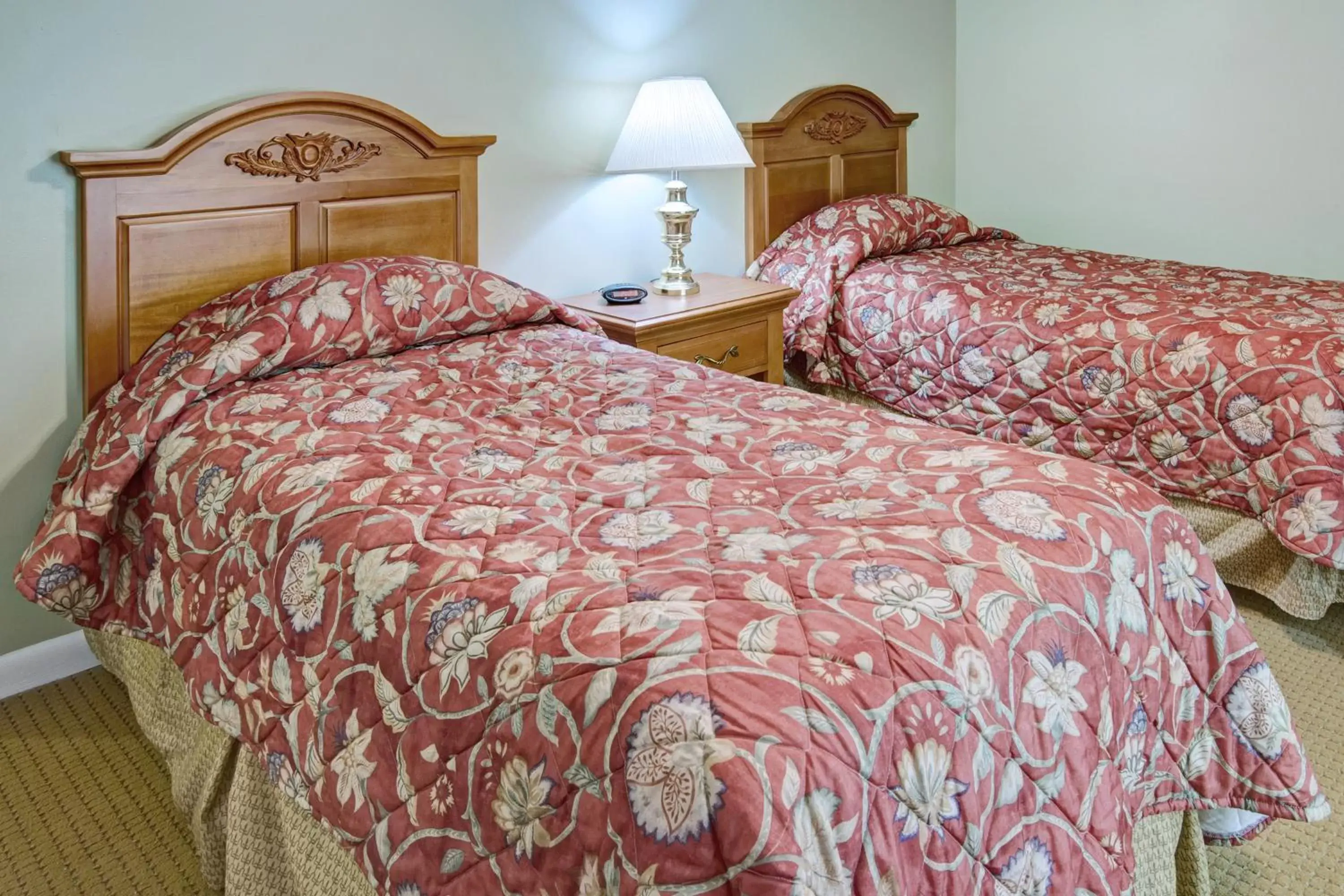 Bedroom, Bed in Mountain Meadows by Exploria Resorts