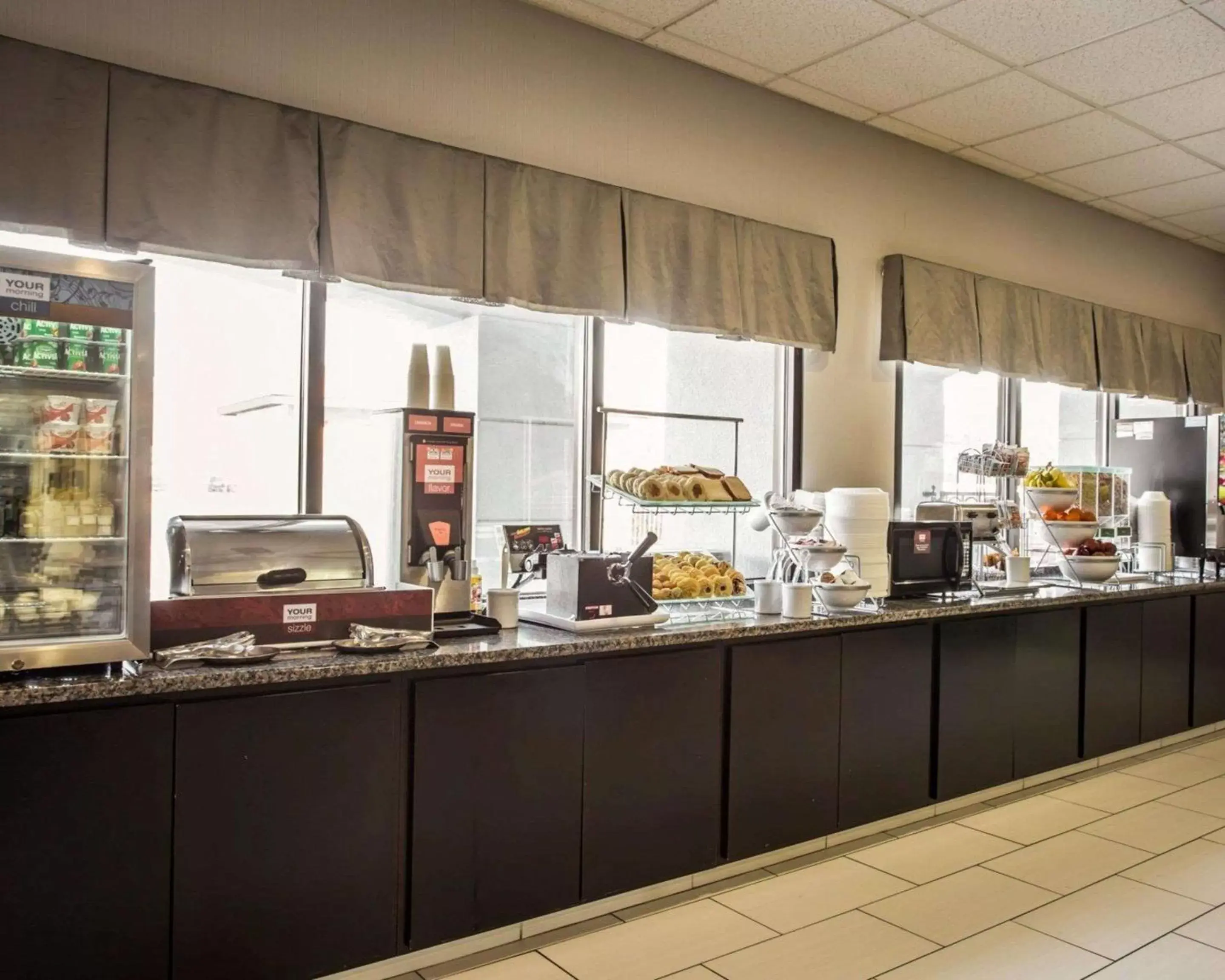 Restaurant/Places to Eat in Comfort Suites Lumberton