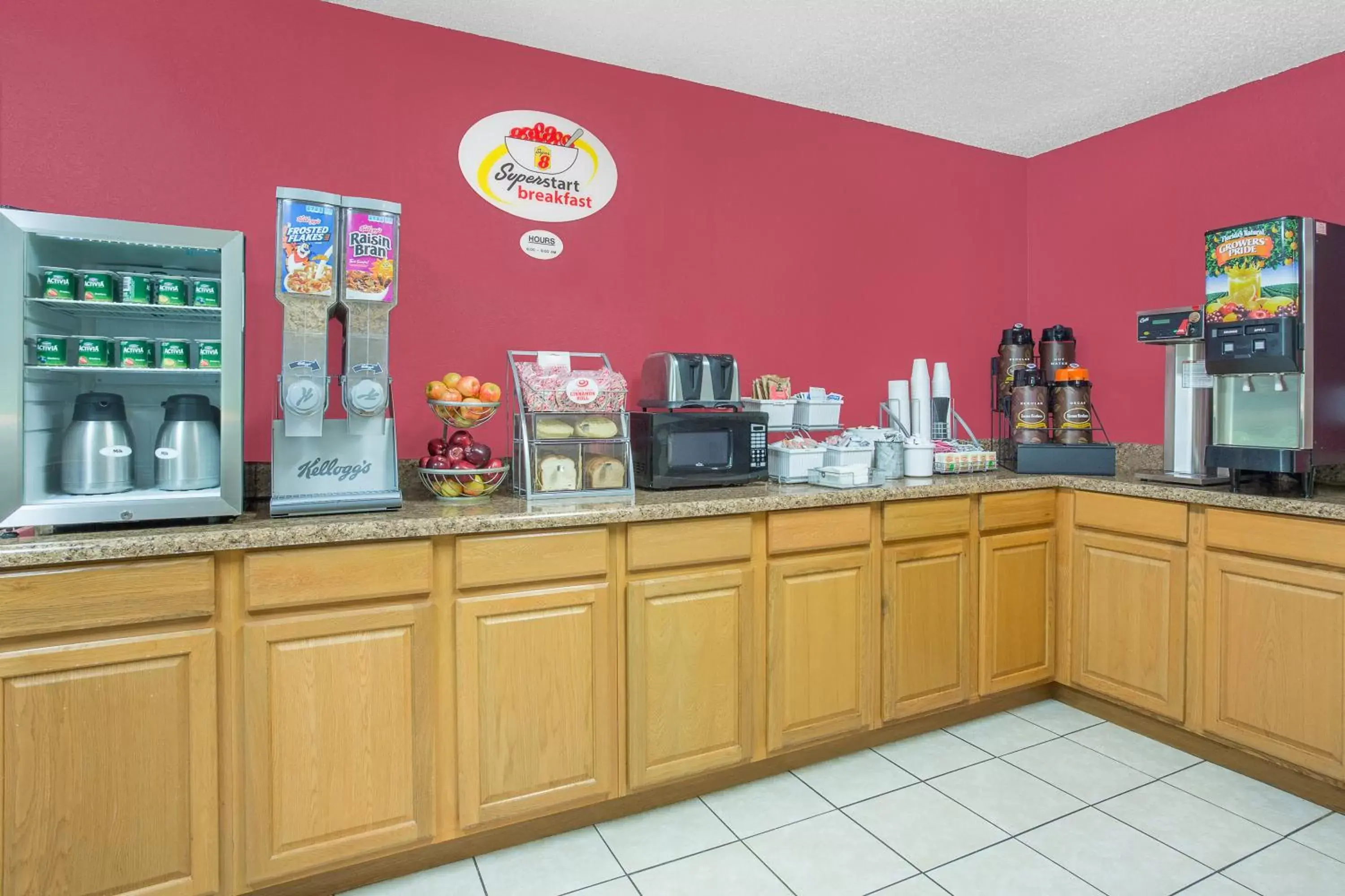 Coffee/tea facilities in Super 8 by Wyndham Roanoke VA
