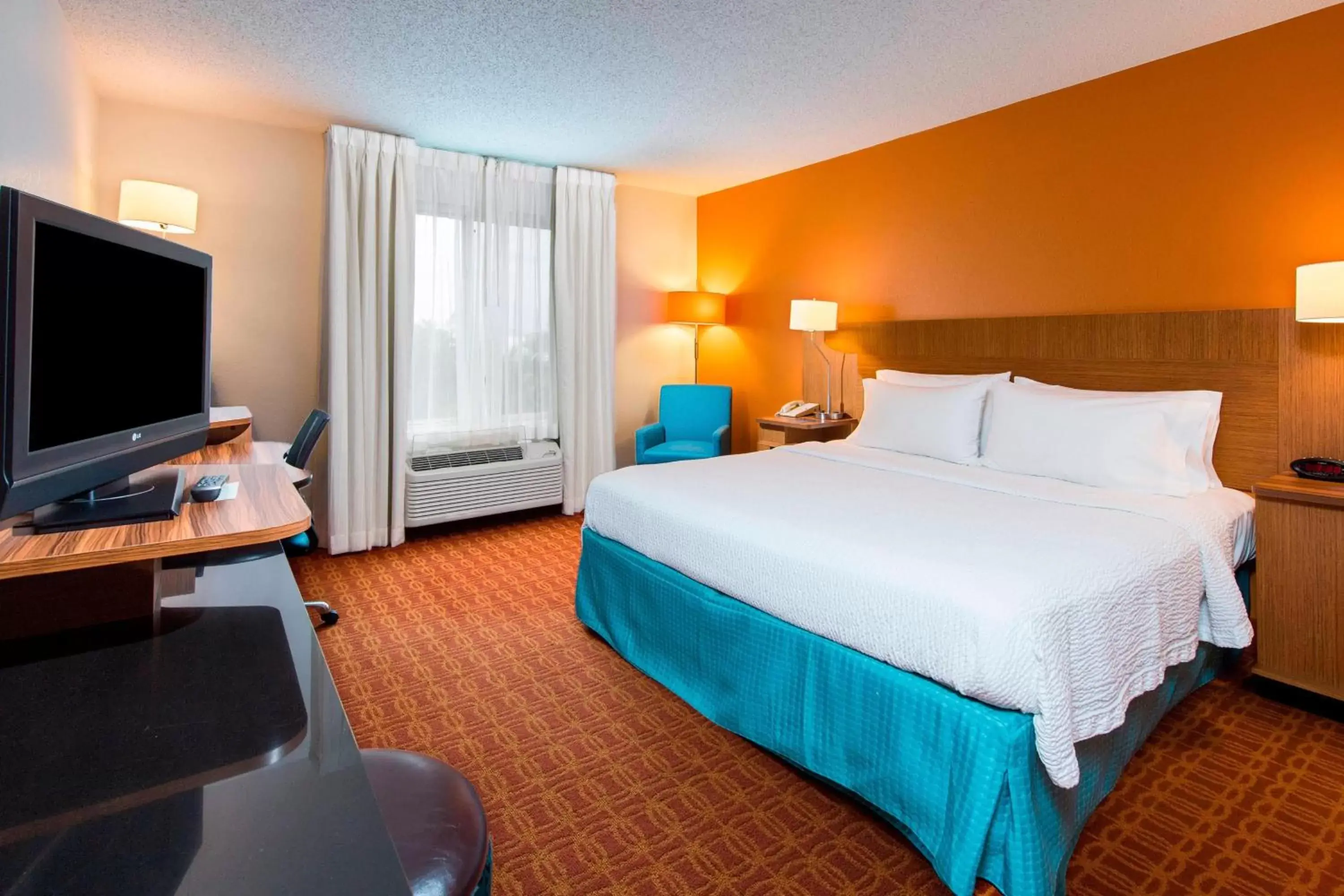 Photo of the whole room, Bed in Fairfield Inn & Suites by Marriott Fort Myers Cape Coral