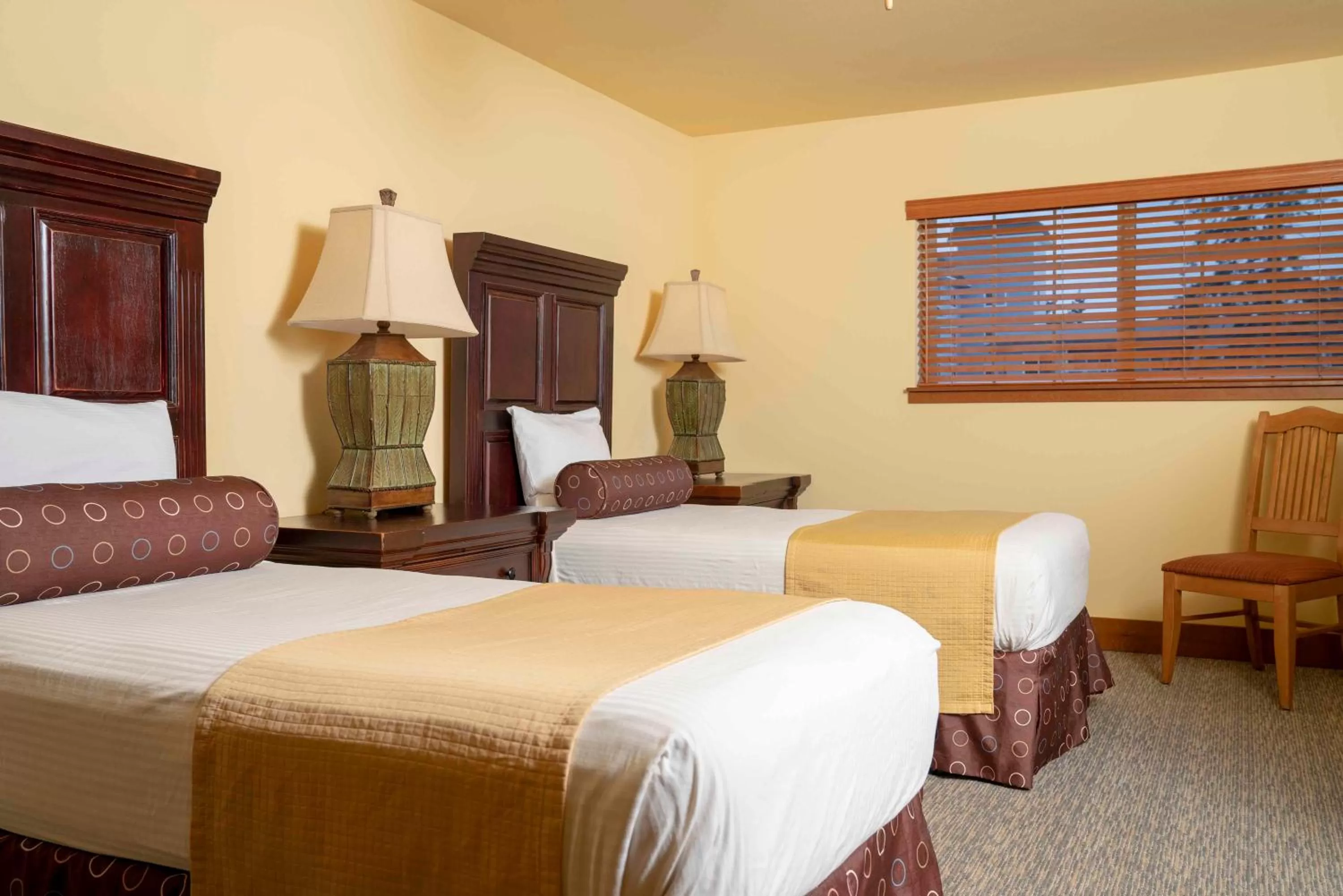 Bedroom, Bed in Raintree's Sandcastle, Birch Bay