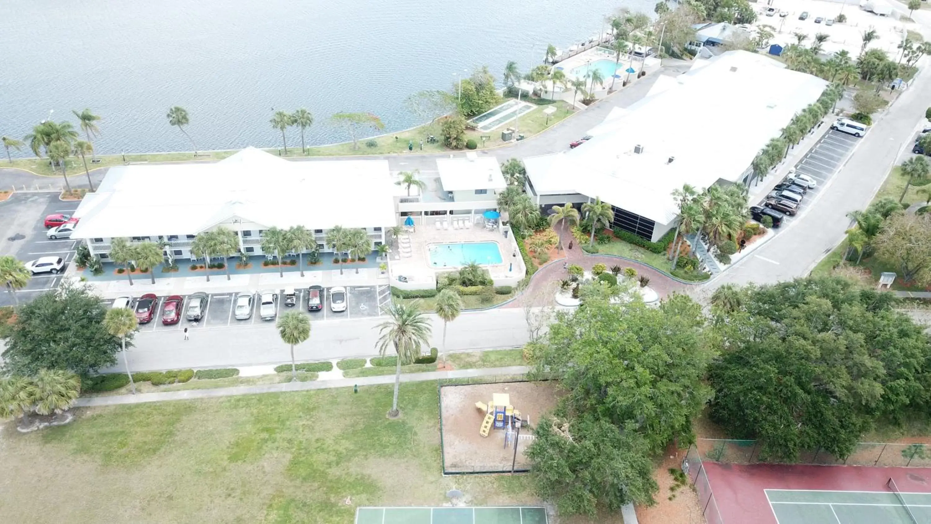 Bird's-eye View in DOLPHINS, BEACH step away, WIFI, FREE PARKING,POOLS, JACUZZI