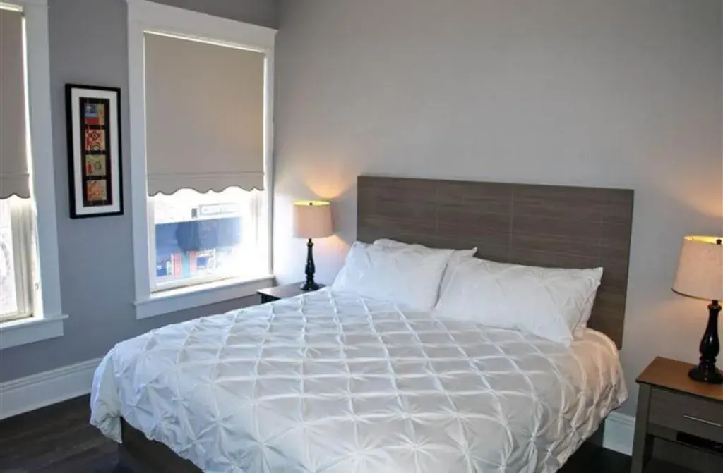 Bedroom, Bed in Cornerstone Inn